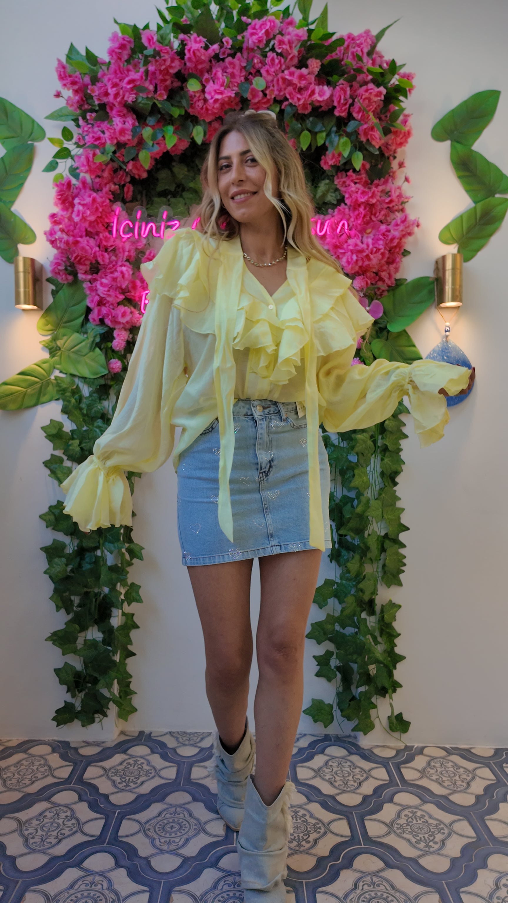 Lemon Glow Sarı Volanlı Şifon Gömlek