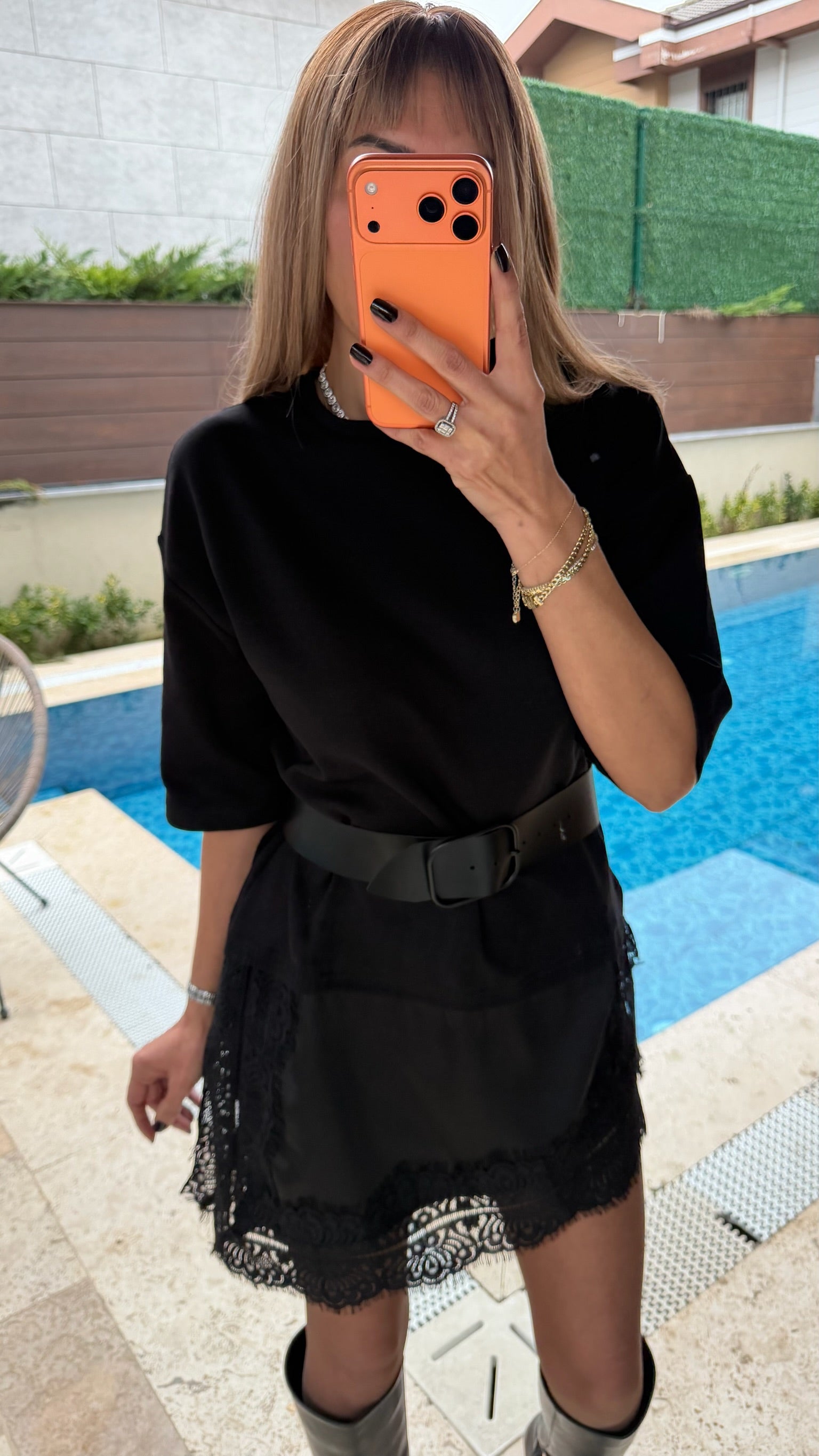 Dantel Detaylı Saten Tişört Siyah