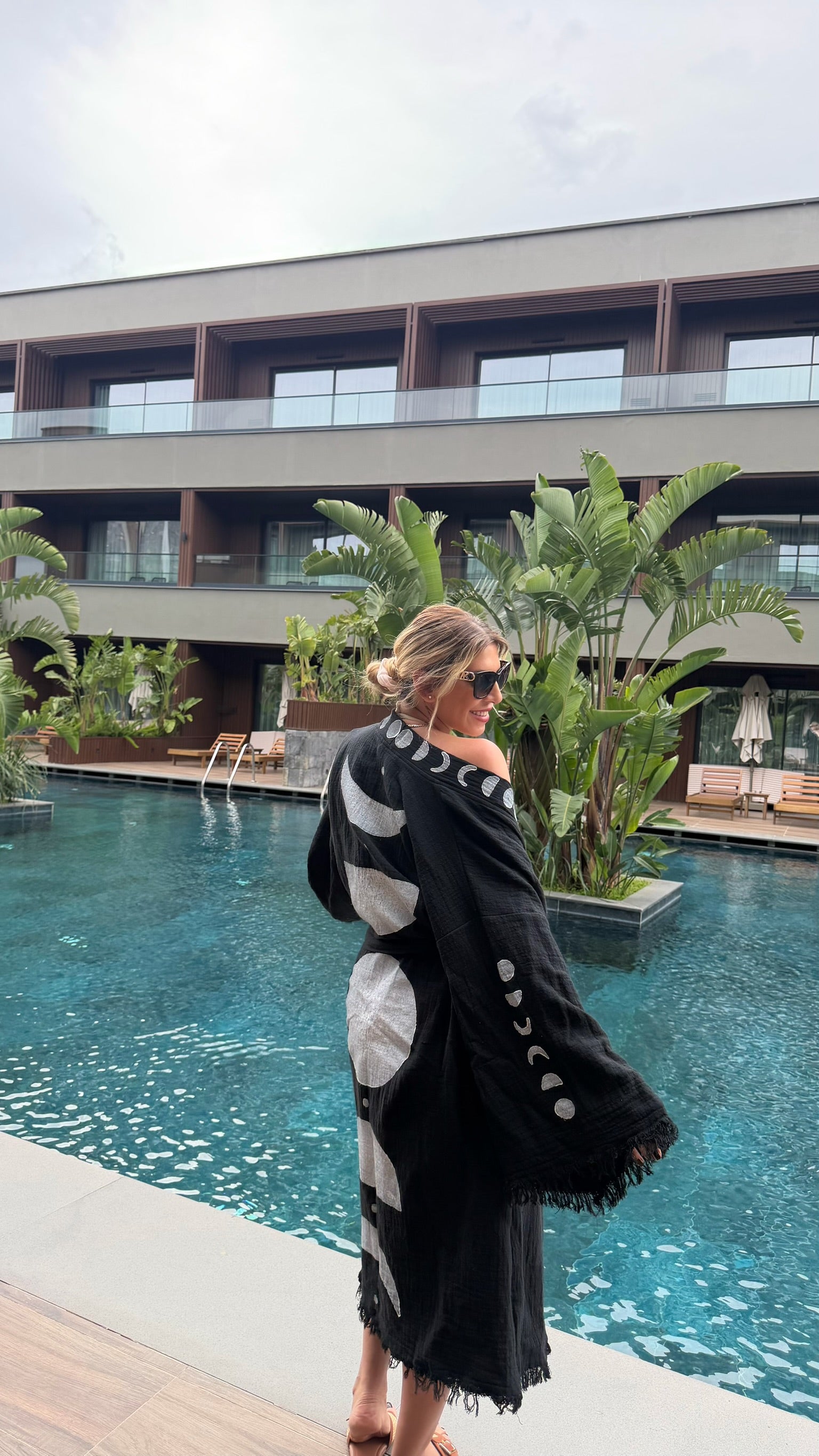Moon Kuşaklı Siyah Kimono