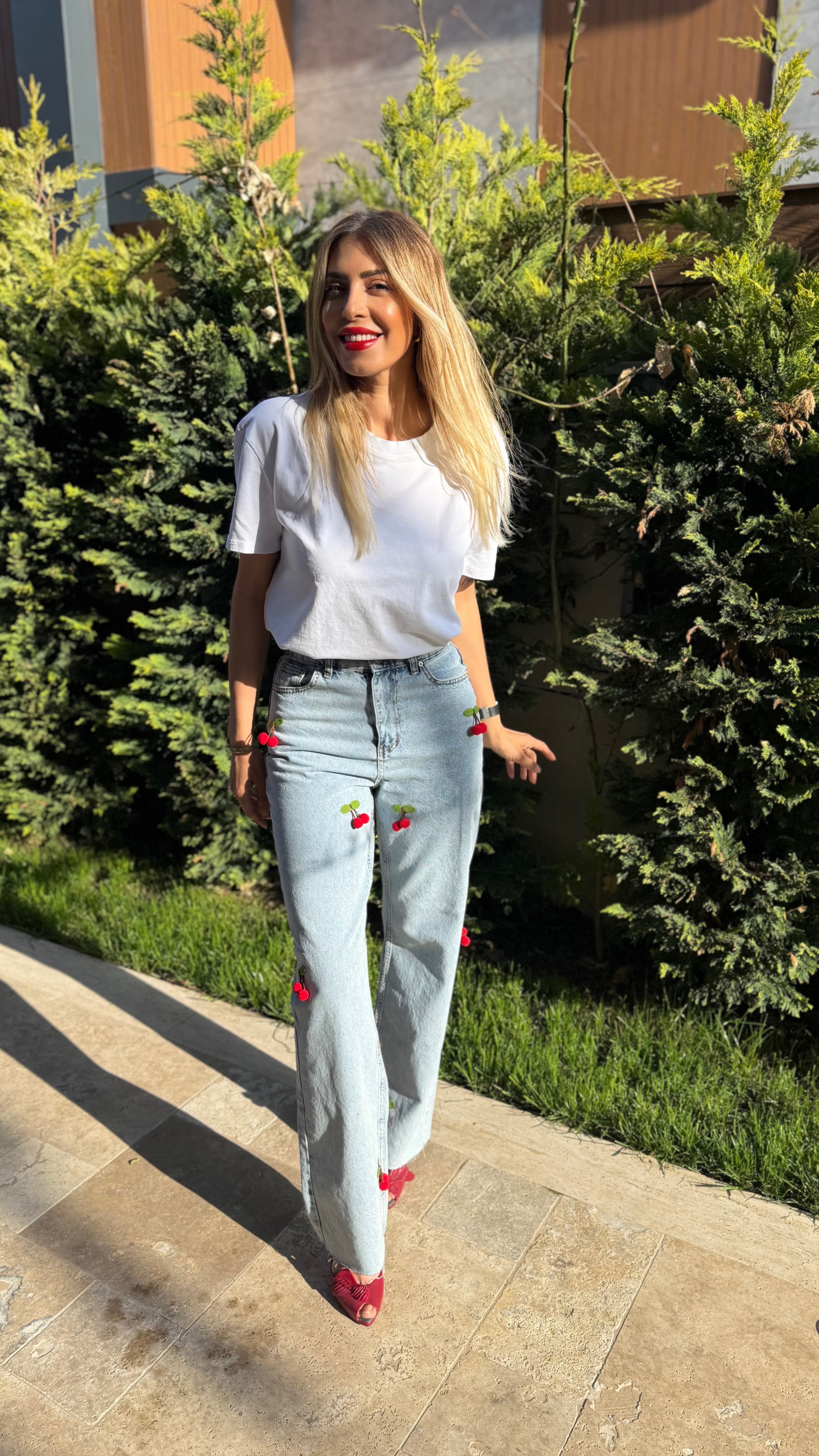 Kiraz Detaylı Tasarım Pantolon