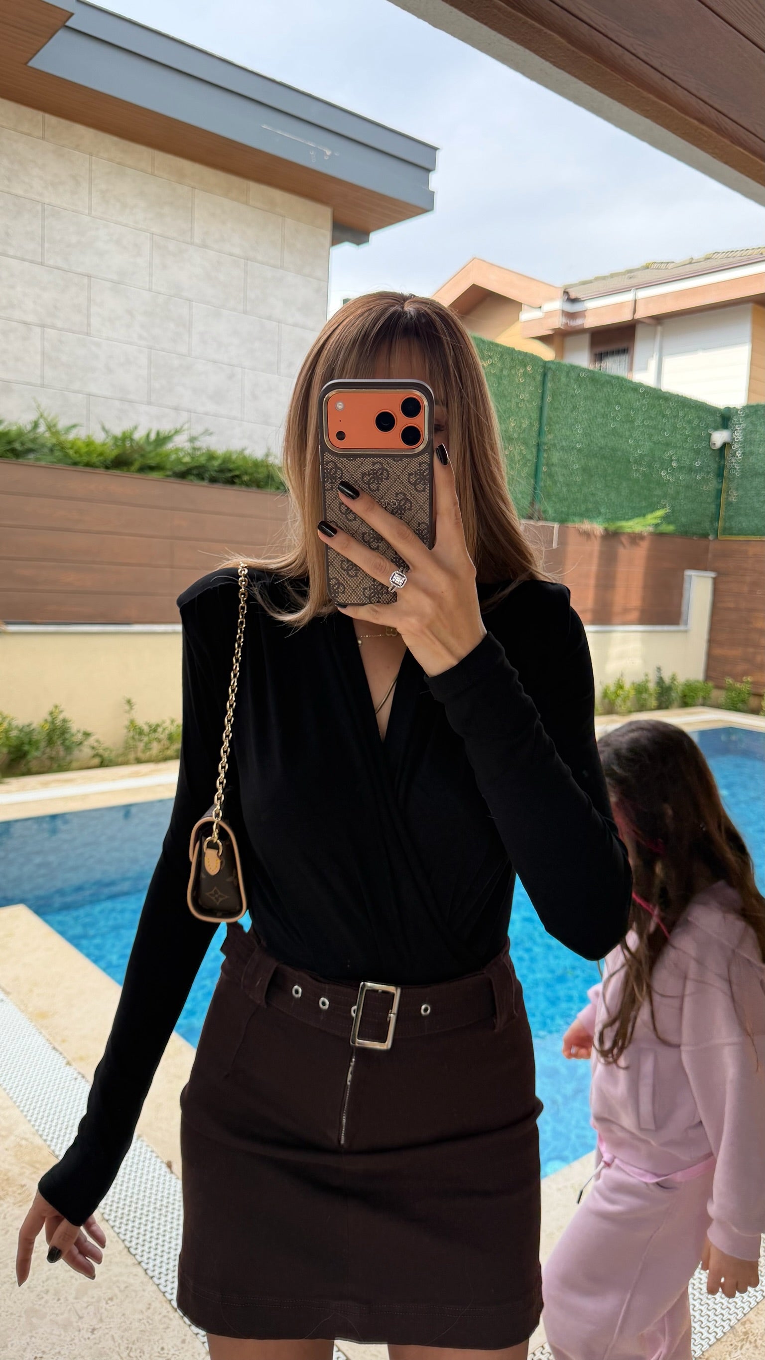 Siyah V Yaka Vatkalı Düz Bodysuit