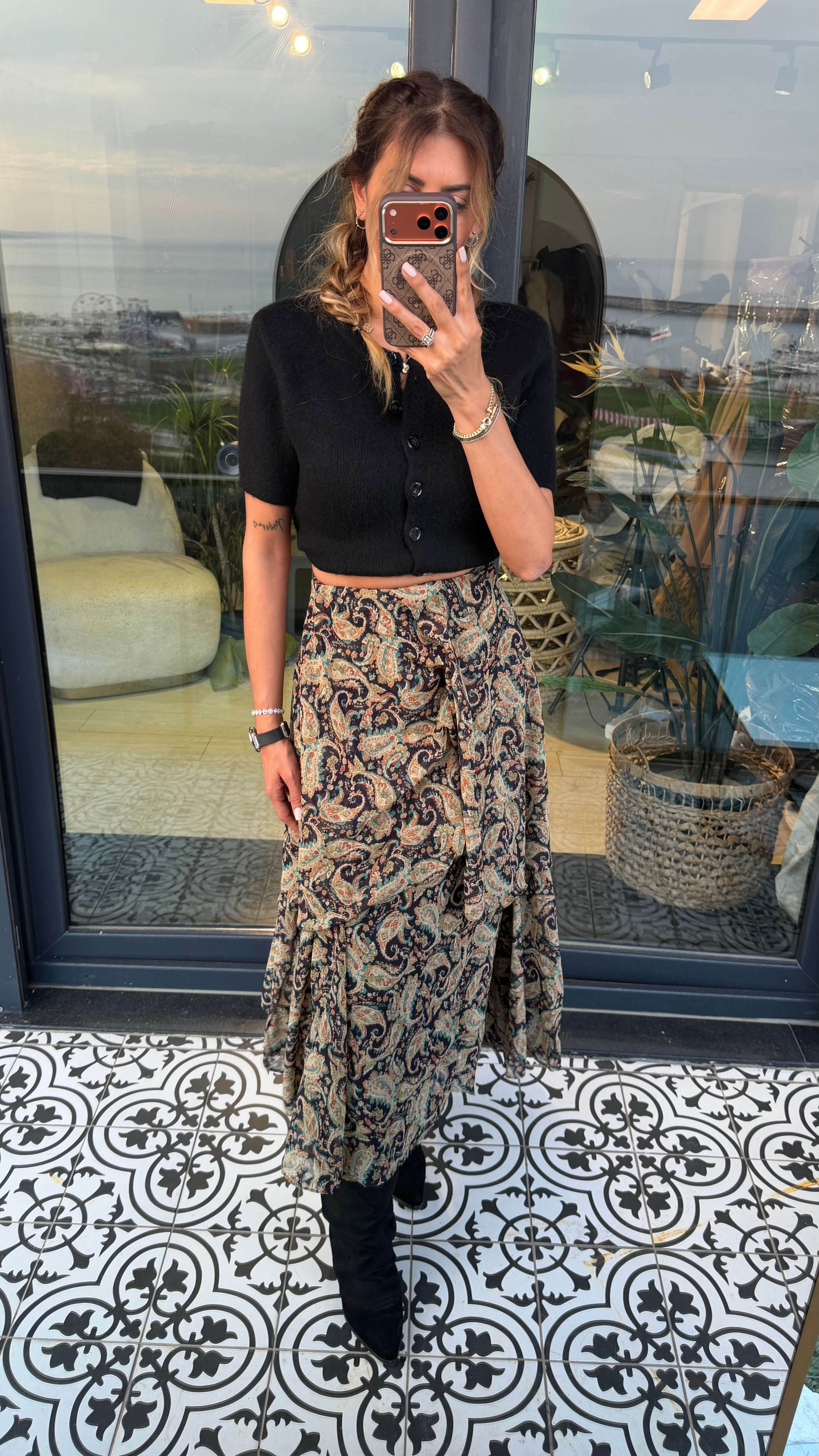 Yırtmaçlı tül detaylı fermuarlı çok renkli etek