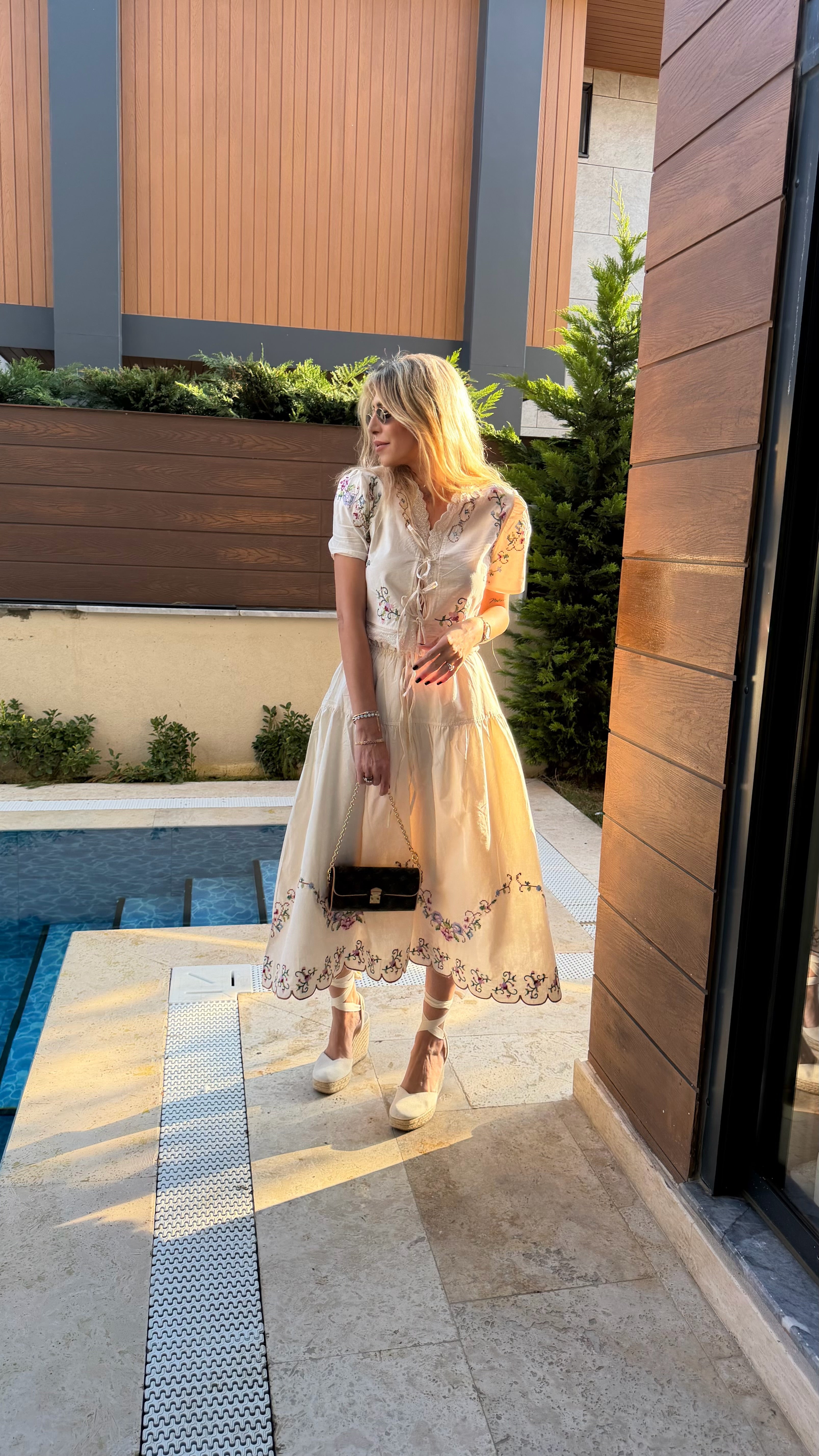 Tasarım Nakış İşlemeli Keten Takım