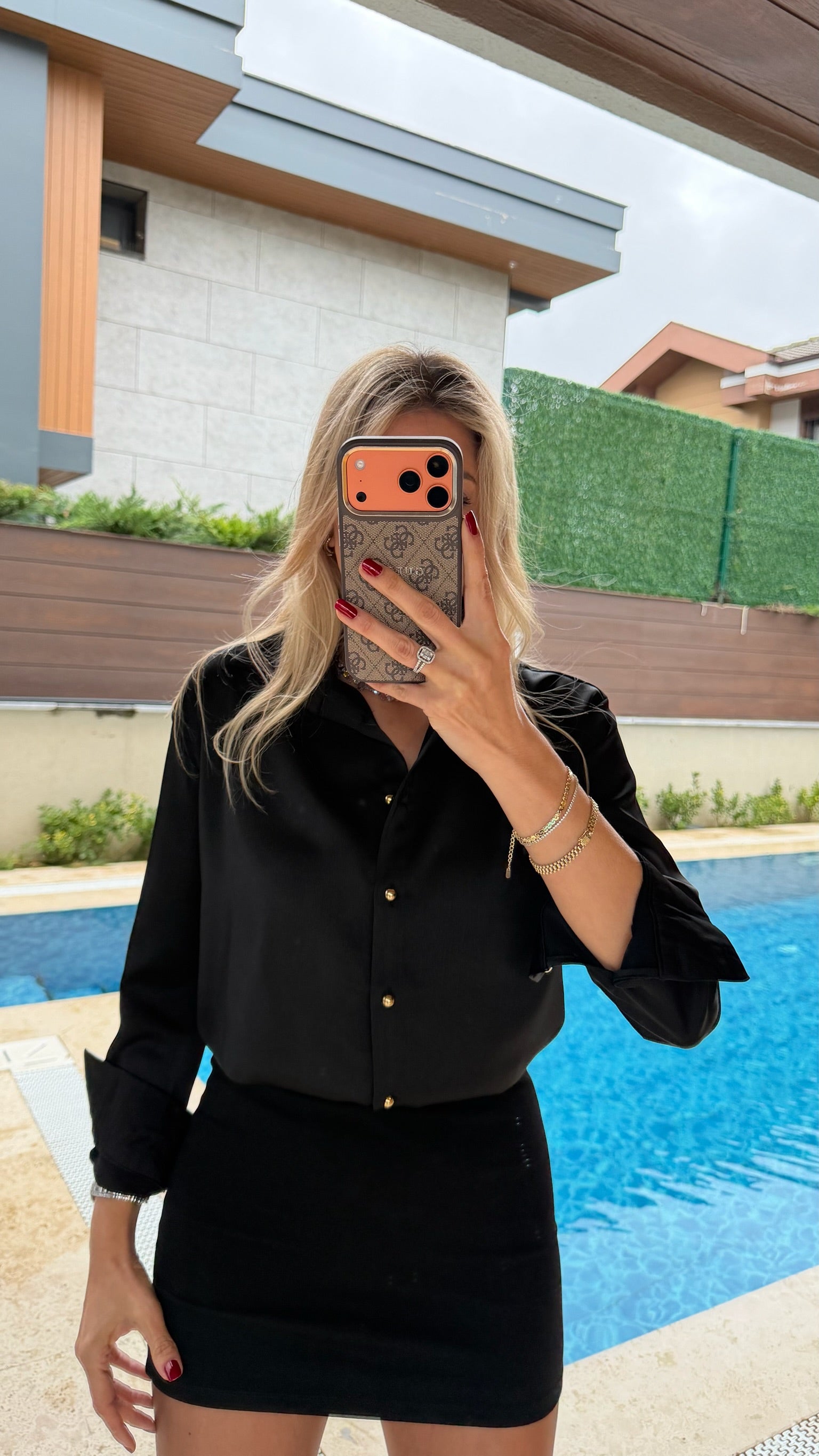 Kruvaze Yaka Gold Düğmeli Saten Gömlek Siyah