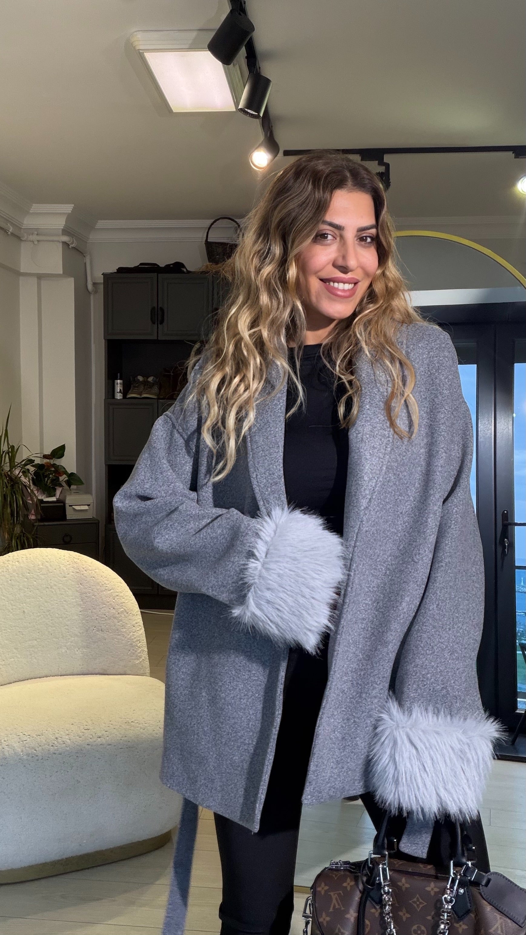 Kolu Kürklü Kaşe Kaban Gri