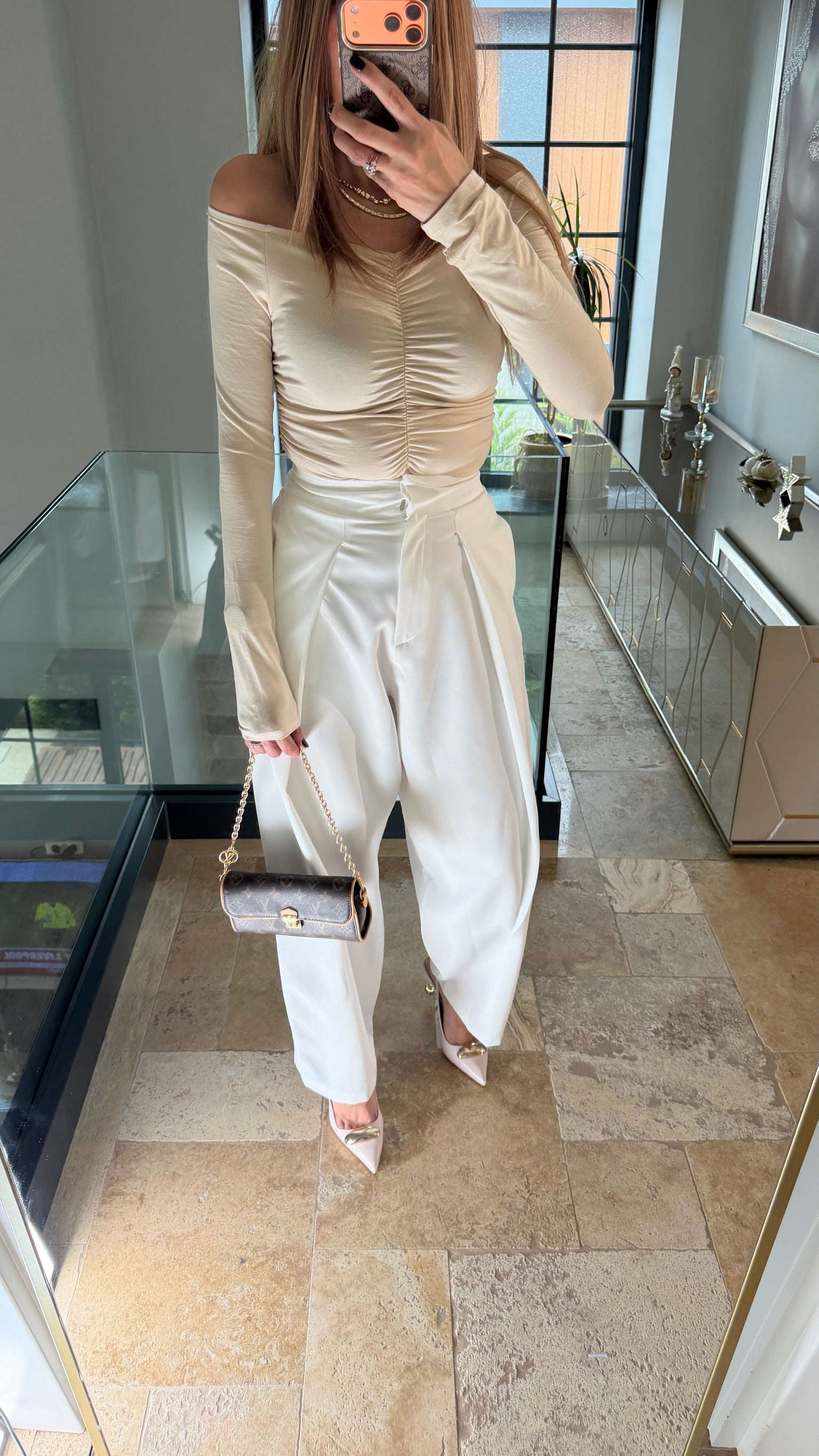 Yüksek Bel Pileli Balon Kumaş Pantolon Beyaz