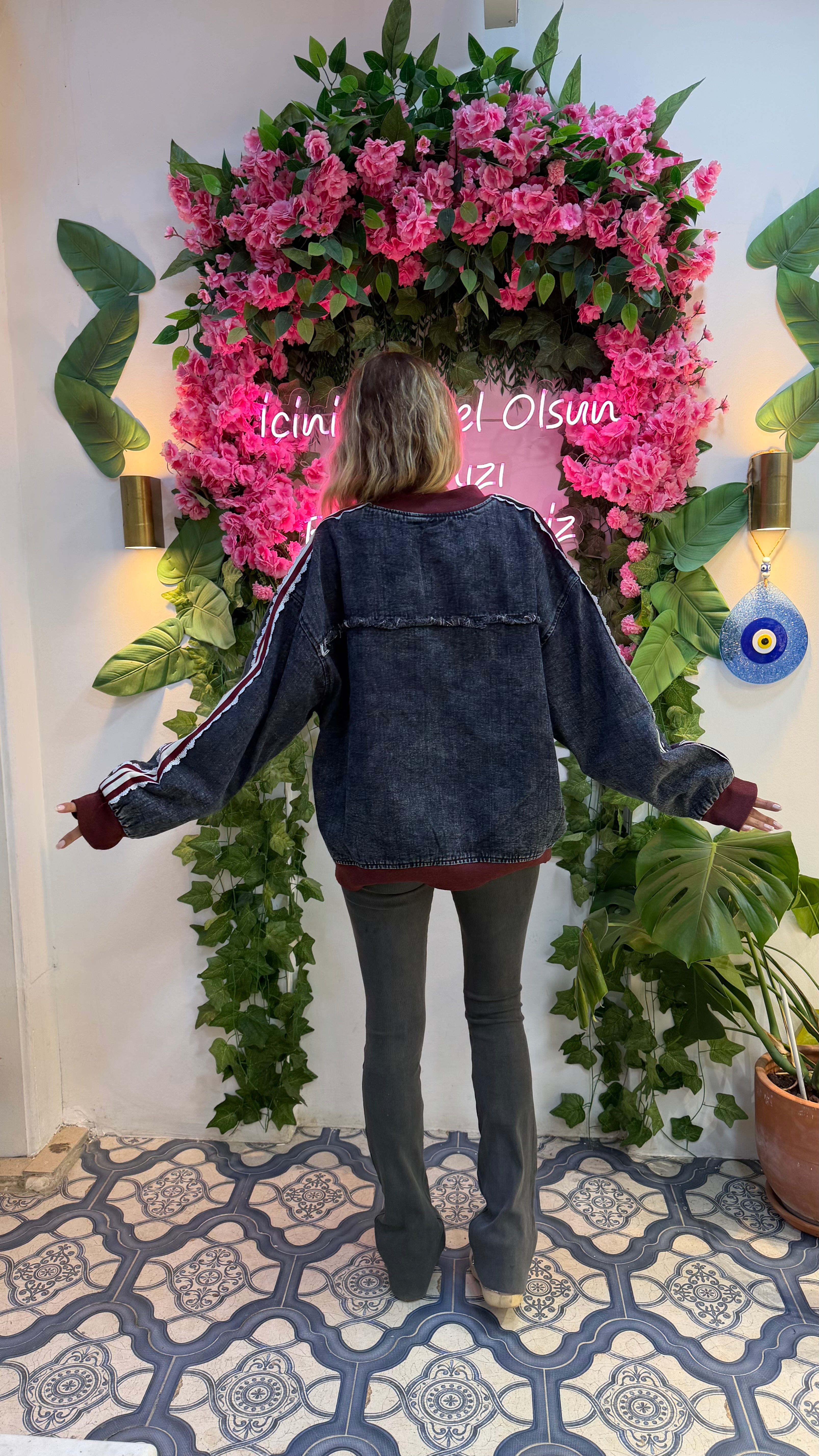 Miki İthal Figürlü Ceket