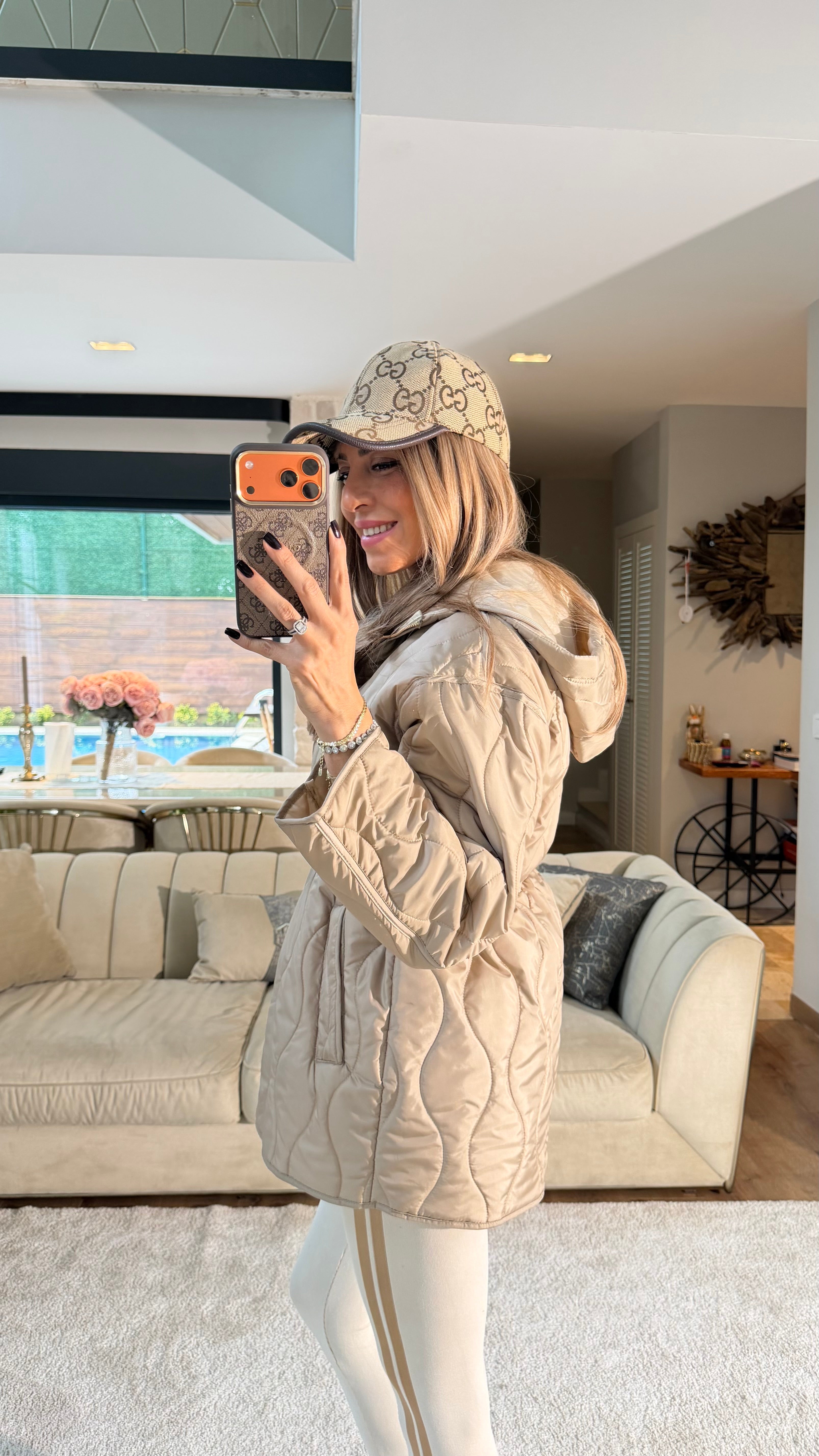 Baklava Desenli Kapüşonlu Şişme Mont Bej