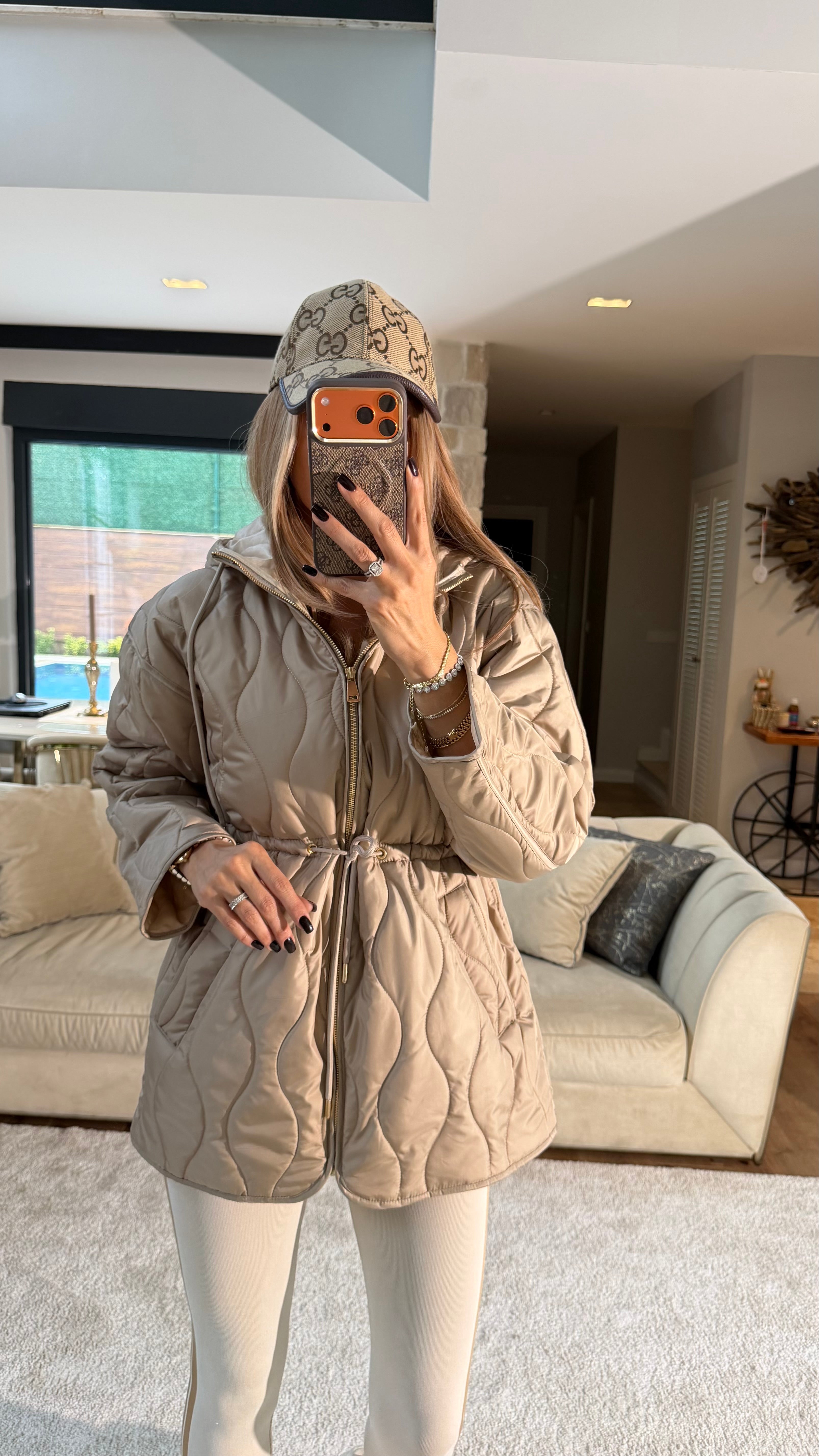 Baklava Desenli Kapüşonlu Şişme Mont Bej