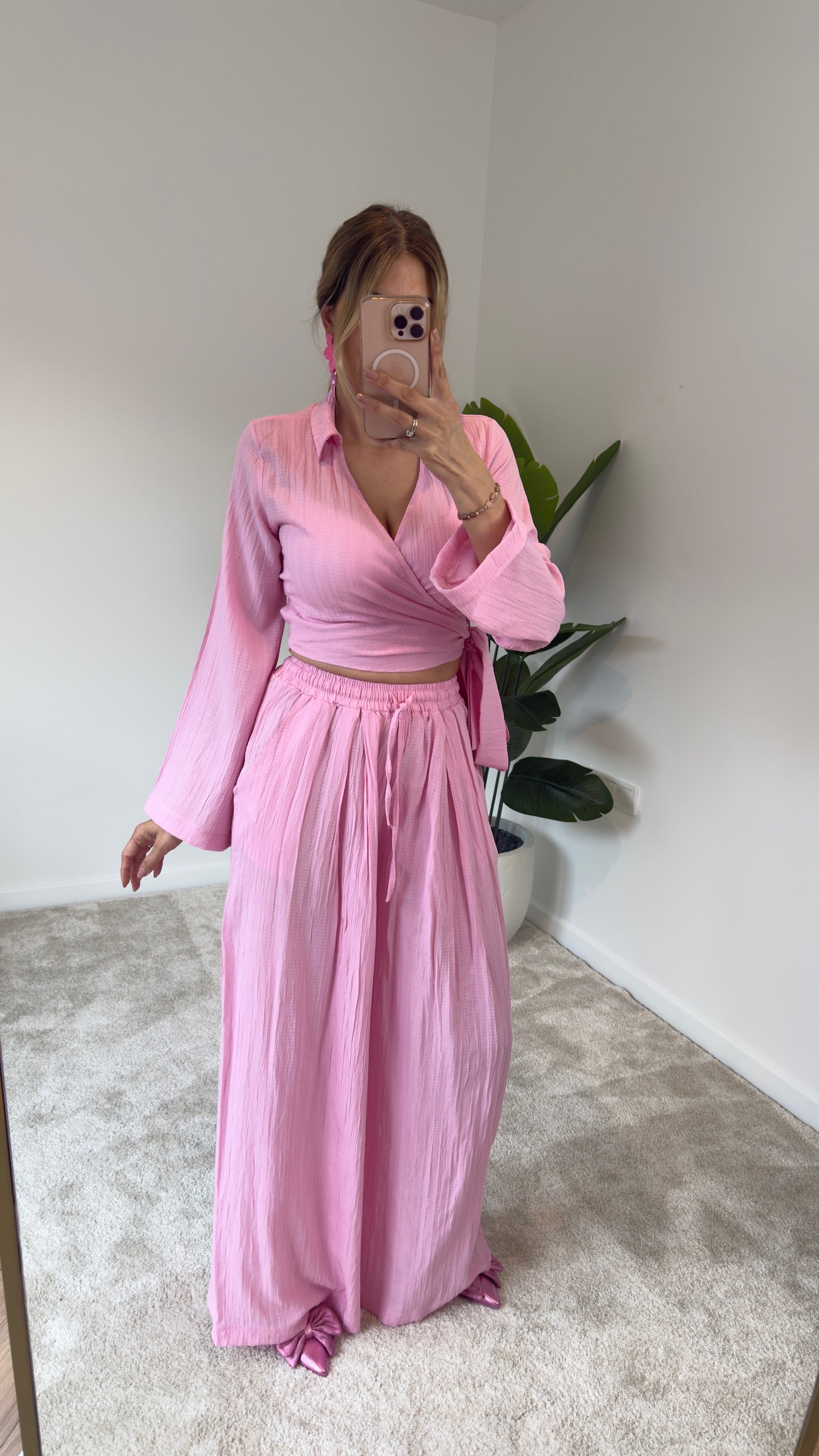 Pembe Ön Bağlamalı Gofreli Bluz Takım