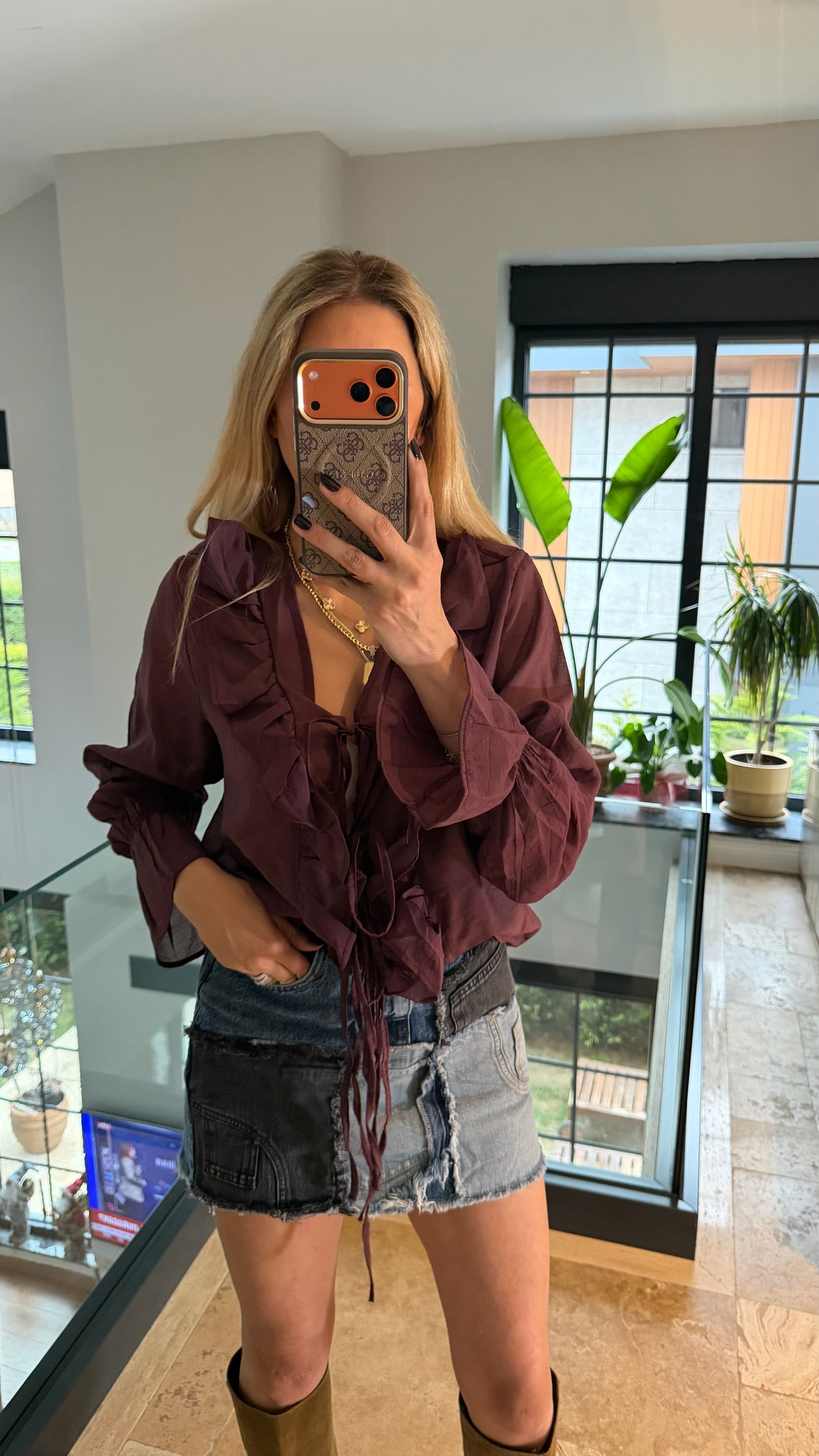 Kolları ve Yakası Fırfırlı Gömlek Mürdüm Bordo