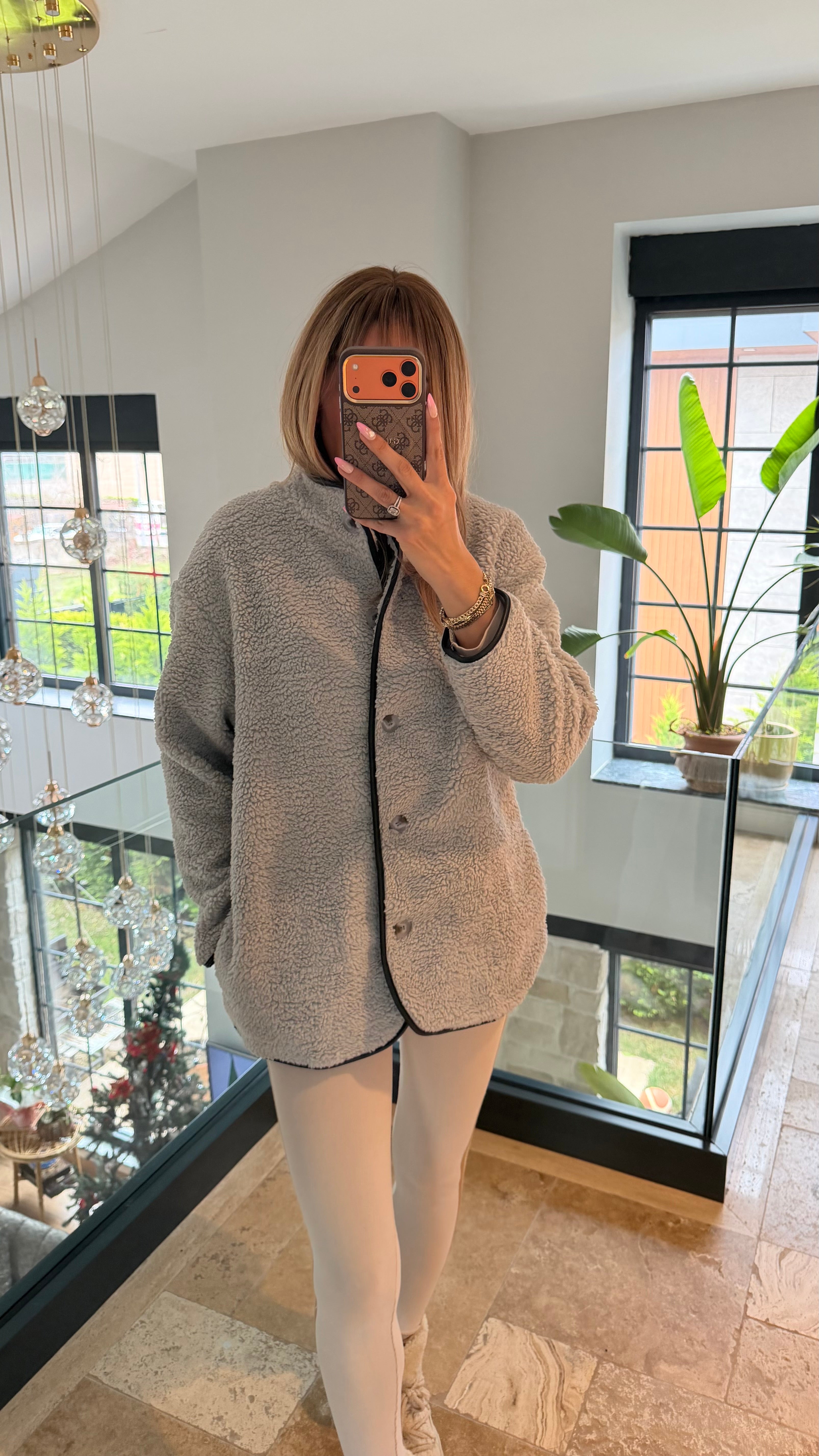 Düğmeli Deri Detaylı Peluş Oversize Ceket Gri