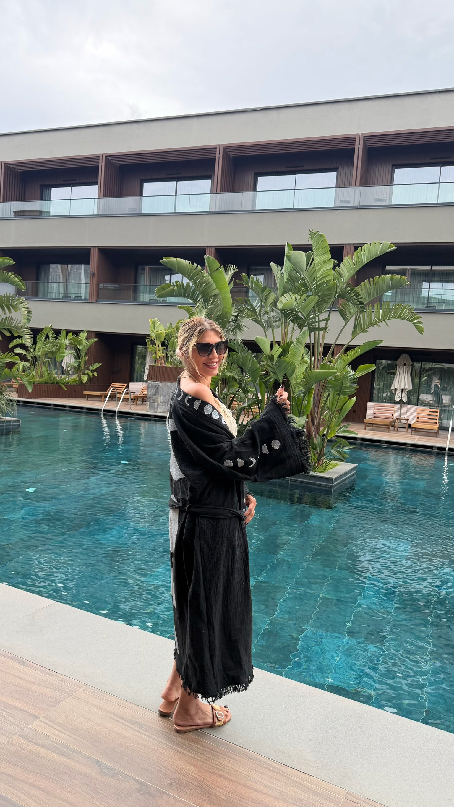 Moon Kuşaklı Siyah Kimono