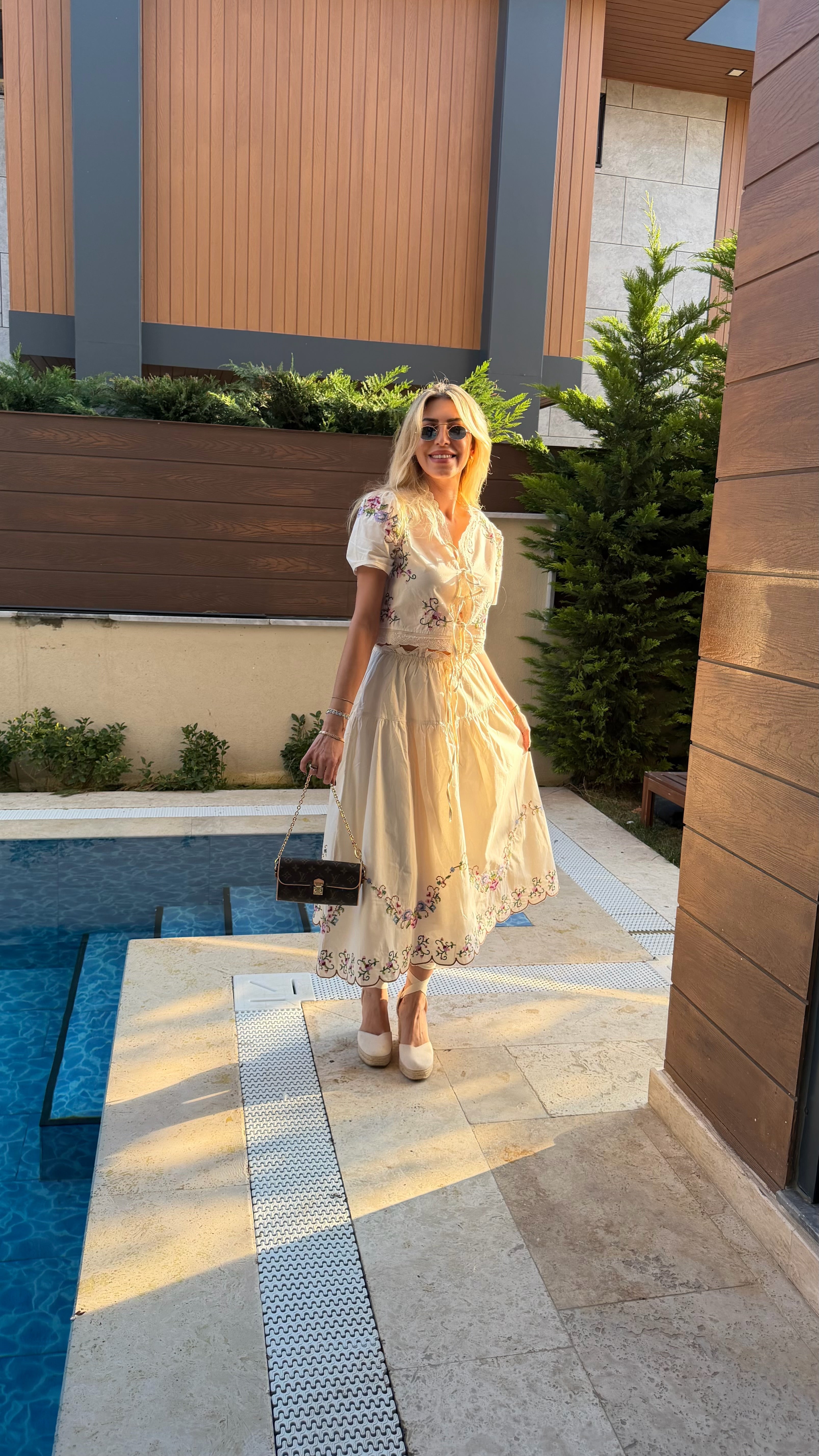 Tasarım Nakış İşlemeli Keten Takım