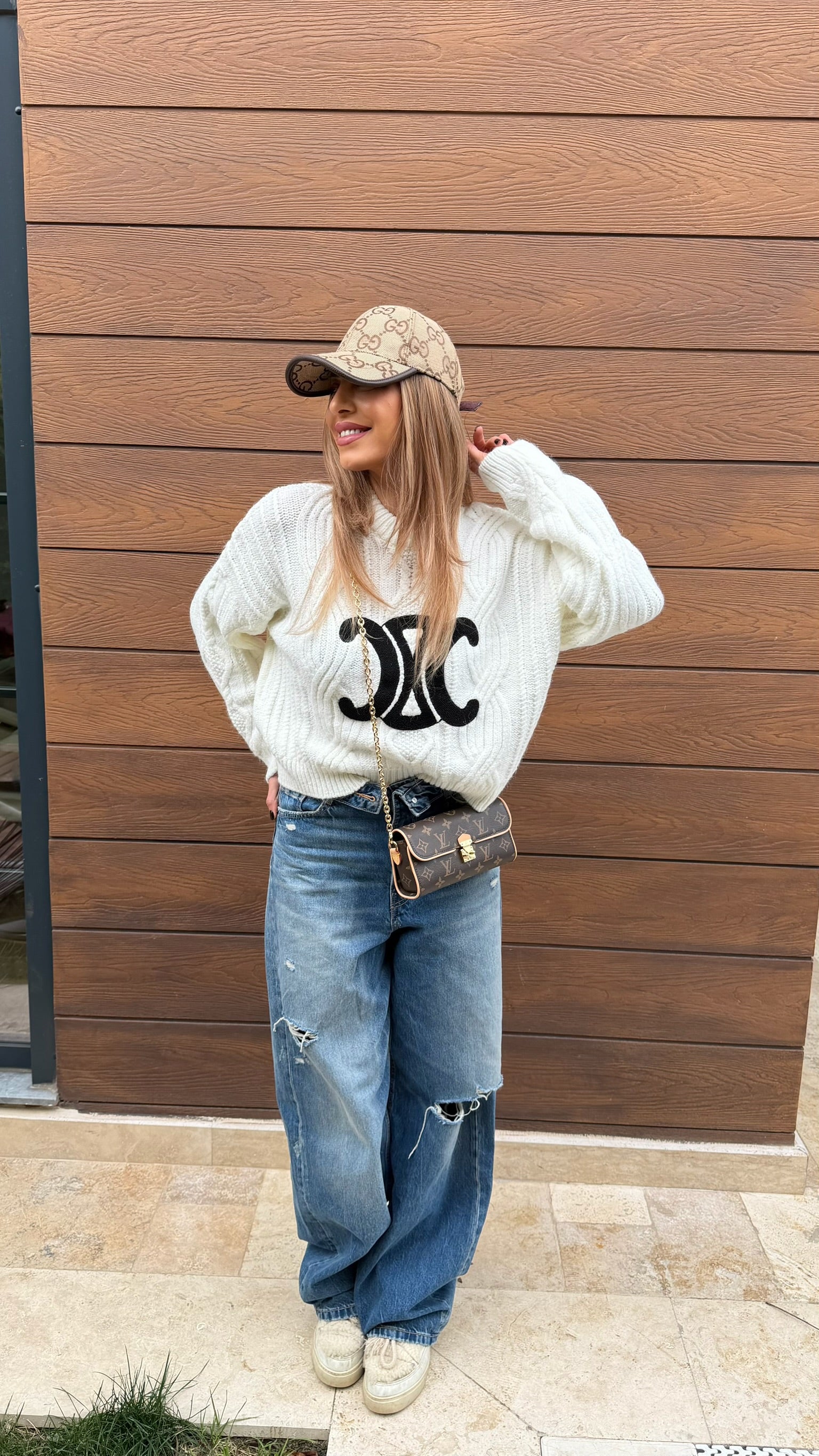 İthal Soft Örme Yumuşak Dokulu Kazak Beyaz