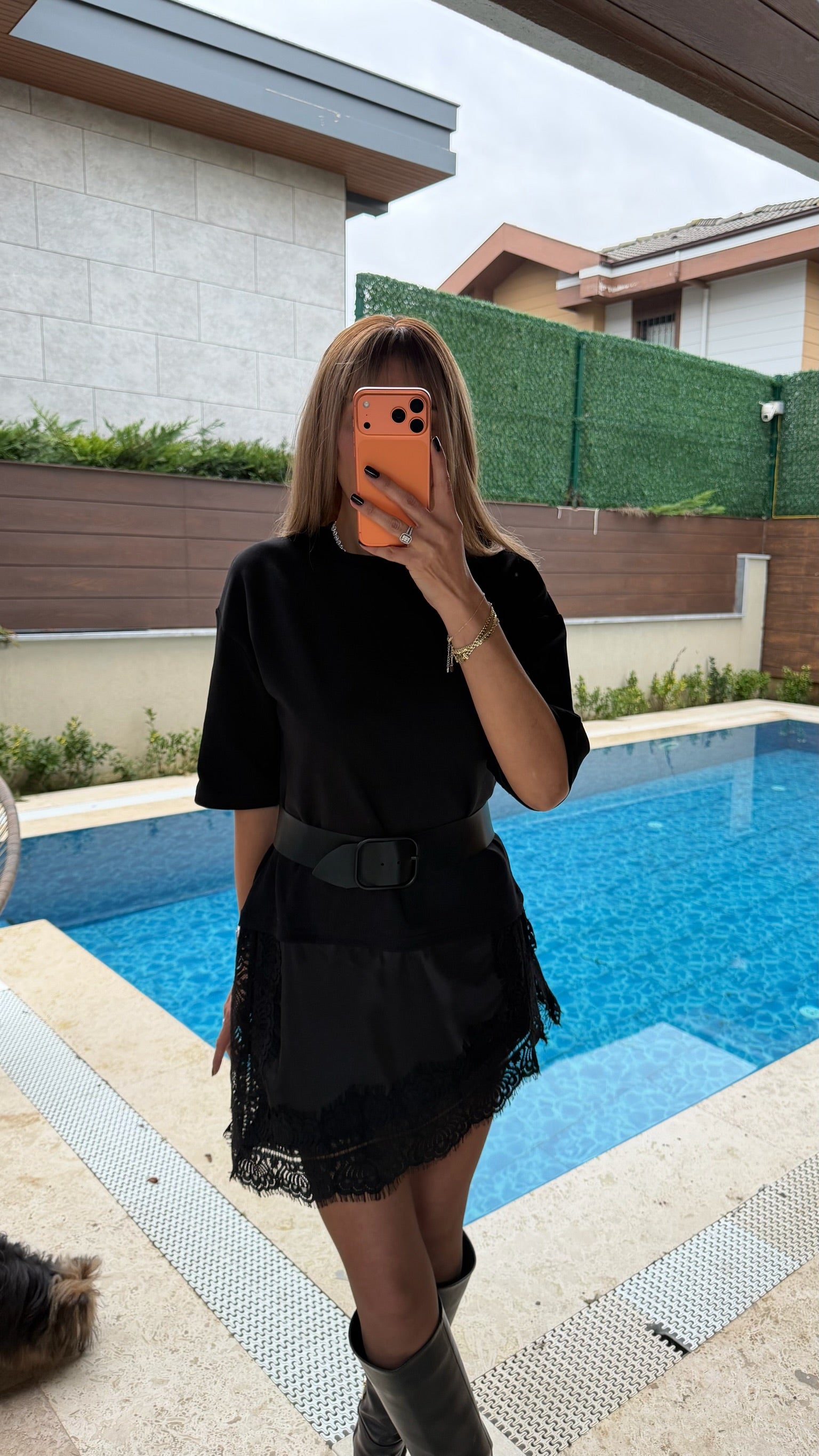 Dantel Detaylı Saten Tişört Siyah