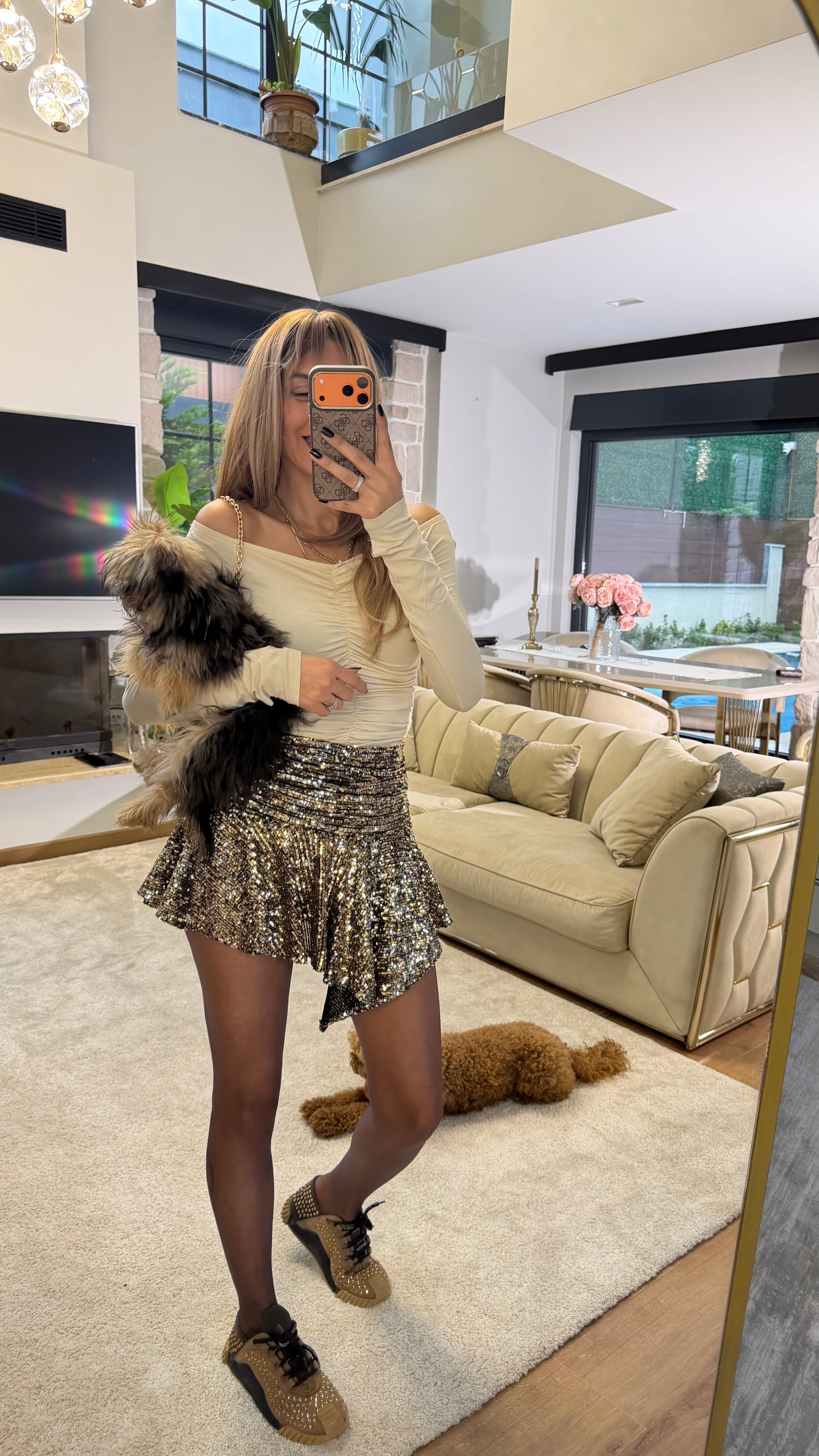 Dilvin Omuzlar Açık Büzgülü Top Bej