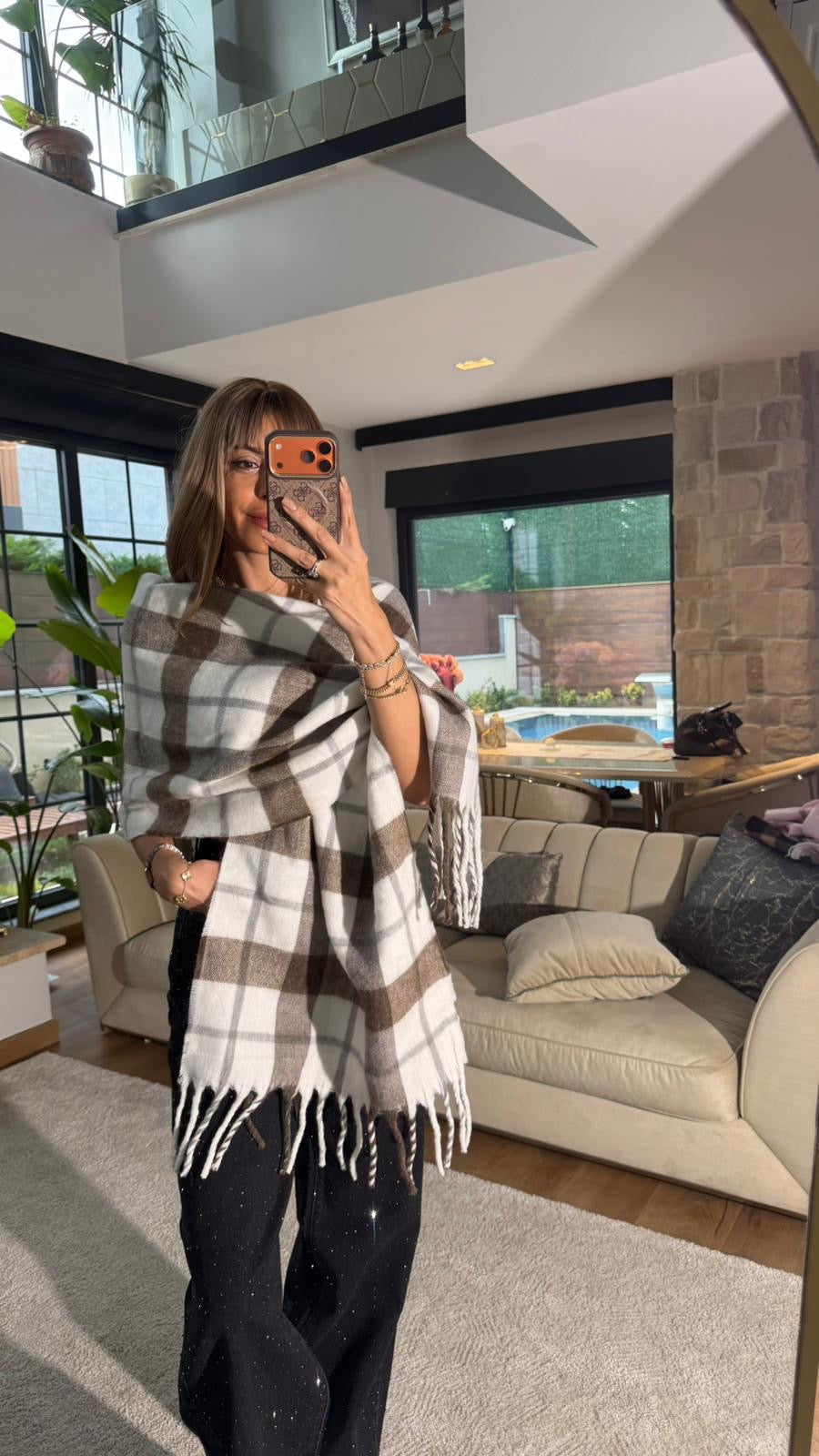 Bej Kareli Püsküllü Yumuşak Dokulu Şal