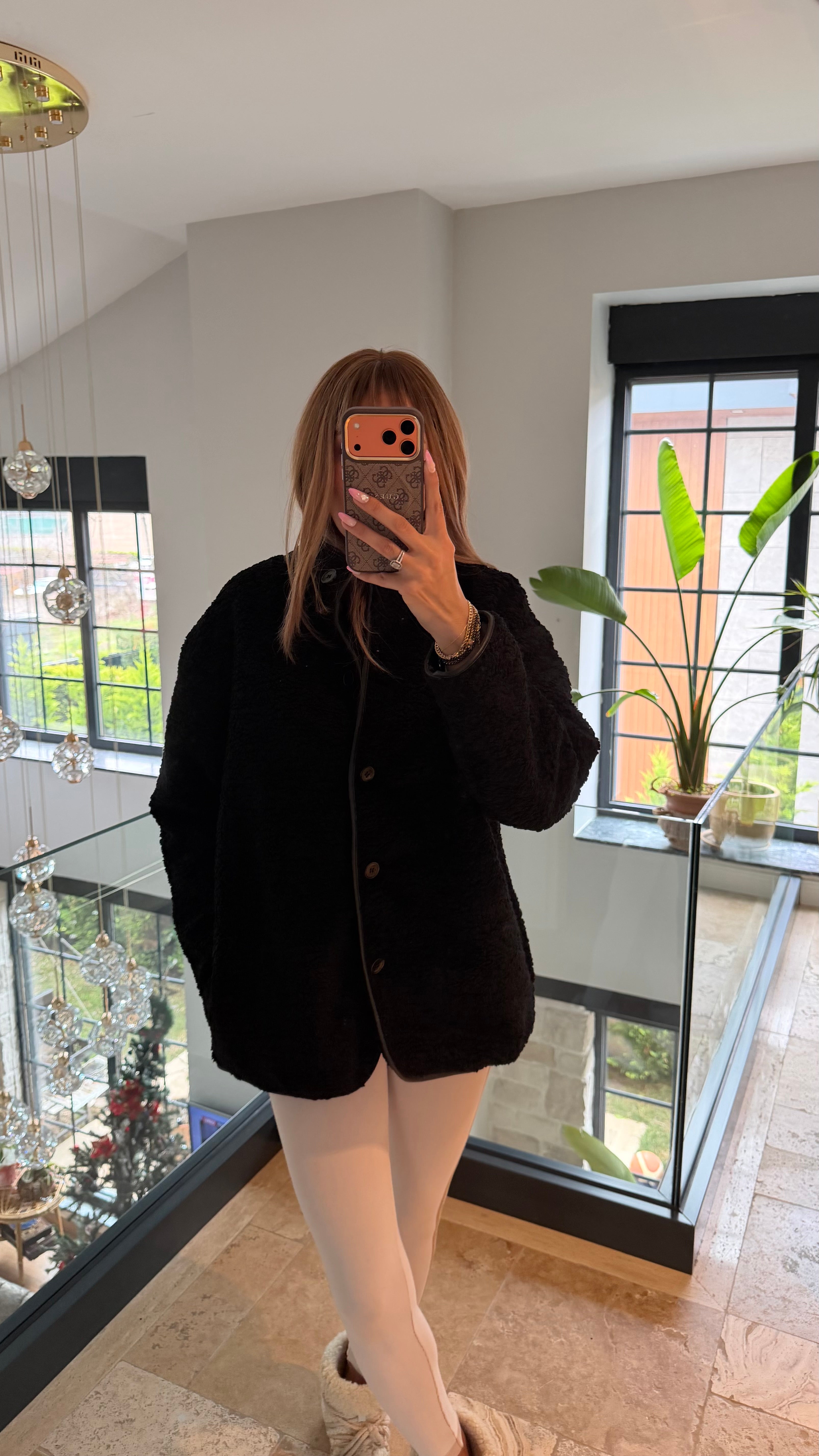 Düğmeli Deri Detaylı Peluş Oversize Ceket Siyah