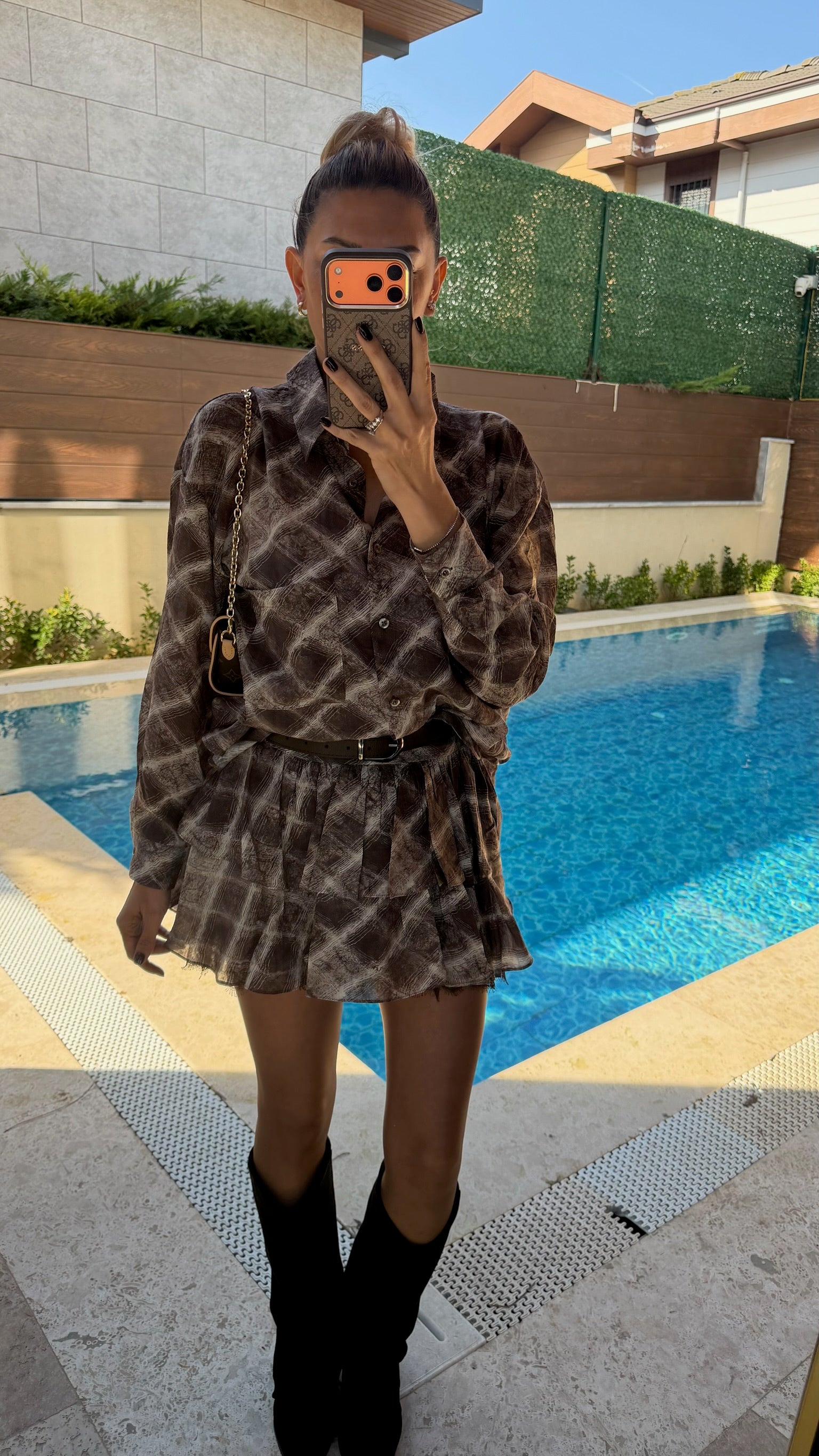 Ekose Desenli Kemerli Gömlek Etek Takım Kahve