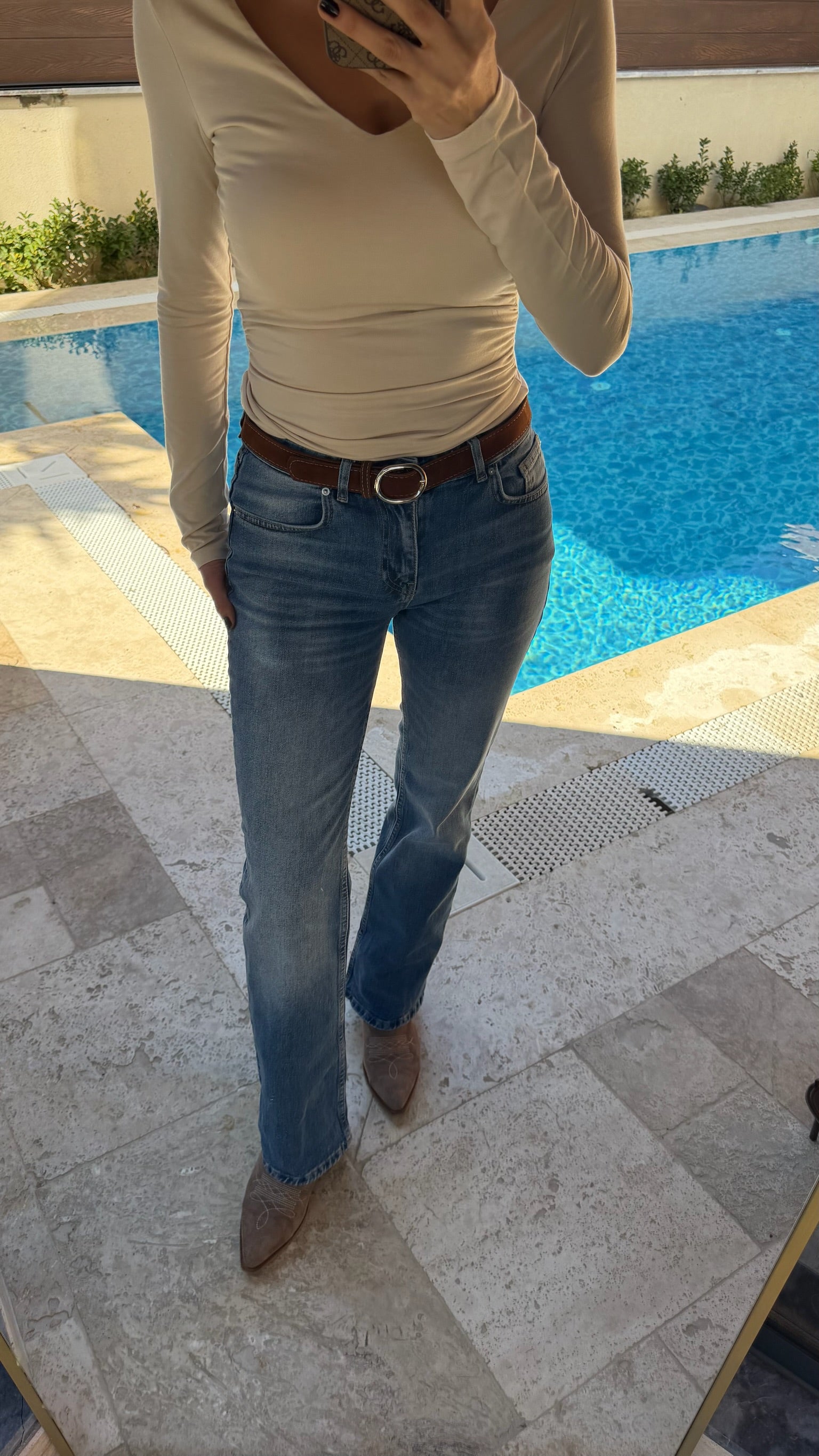 Dilvin Düşük Bel Kemerli Eskitme Pantolon