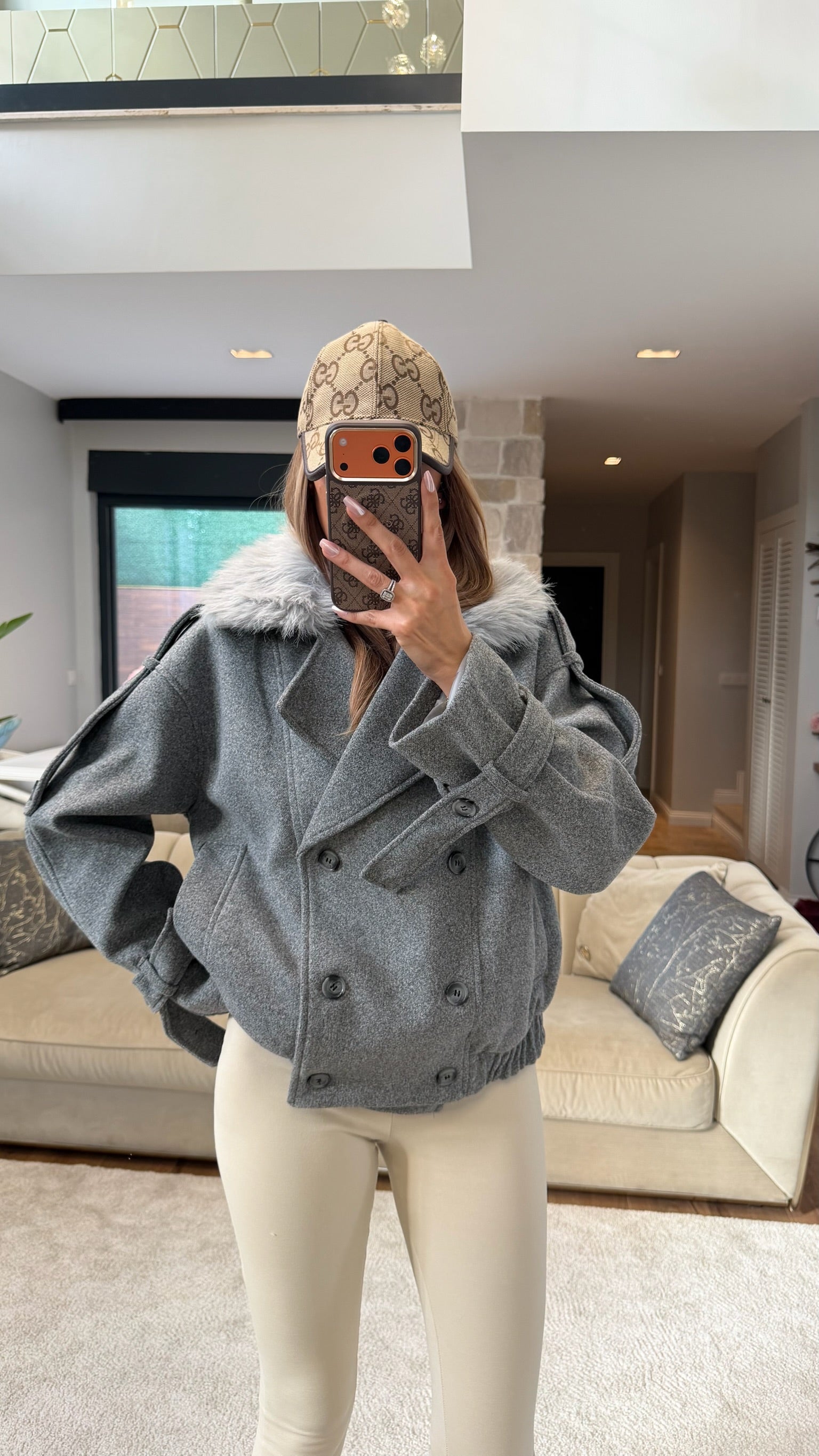 Kürk Yaka Kısa Kaşe Gri