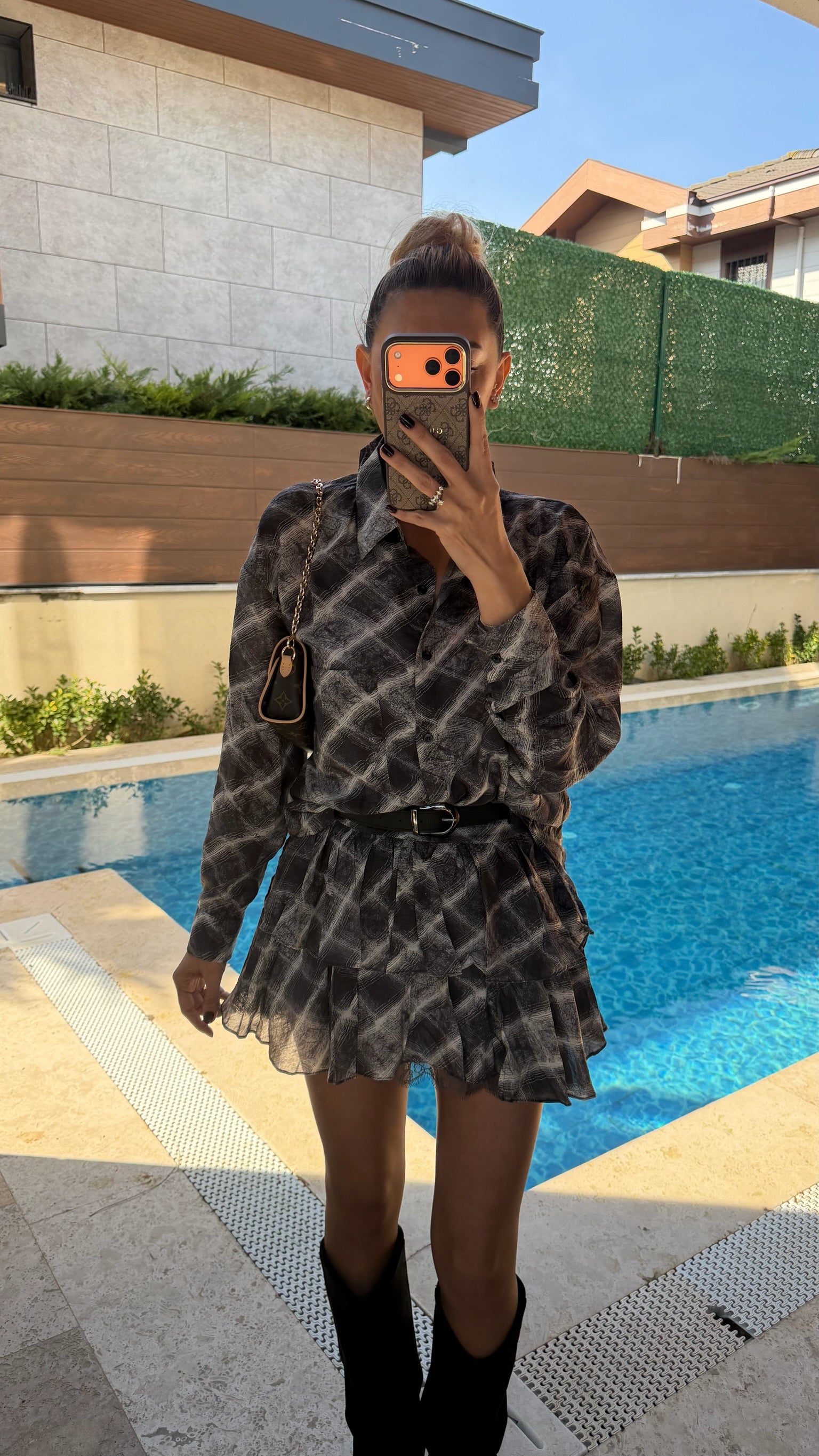 Ekose Desenli Kemerli Gömlek Etek Takım Siyah