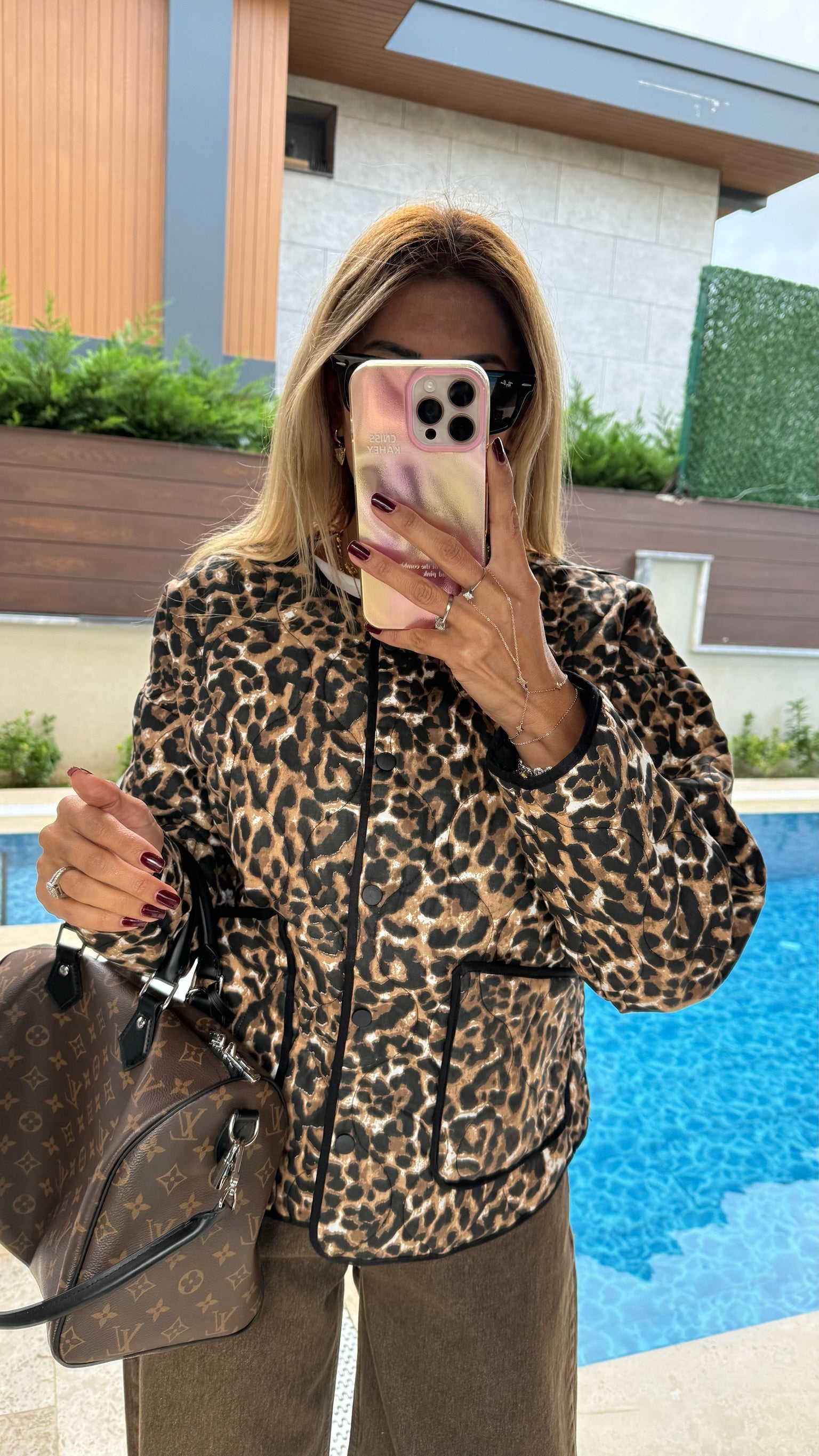 Leopar Desenli Kapitone Ceket