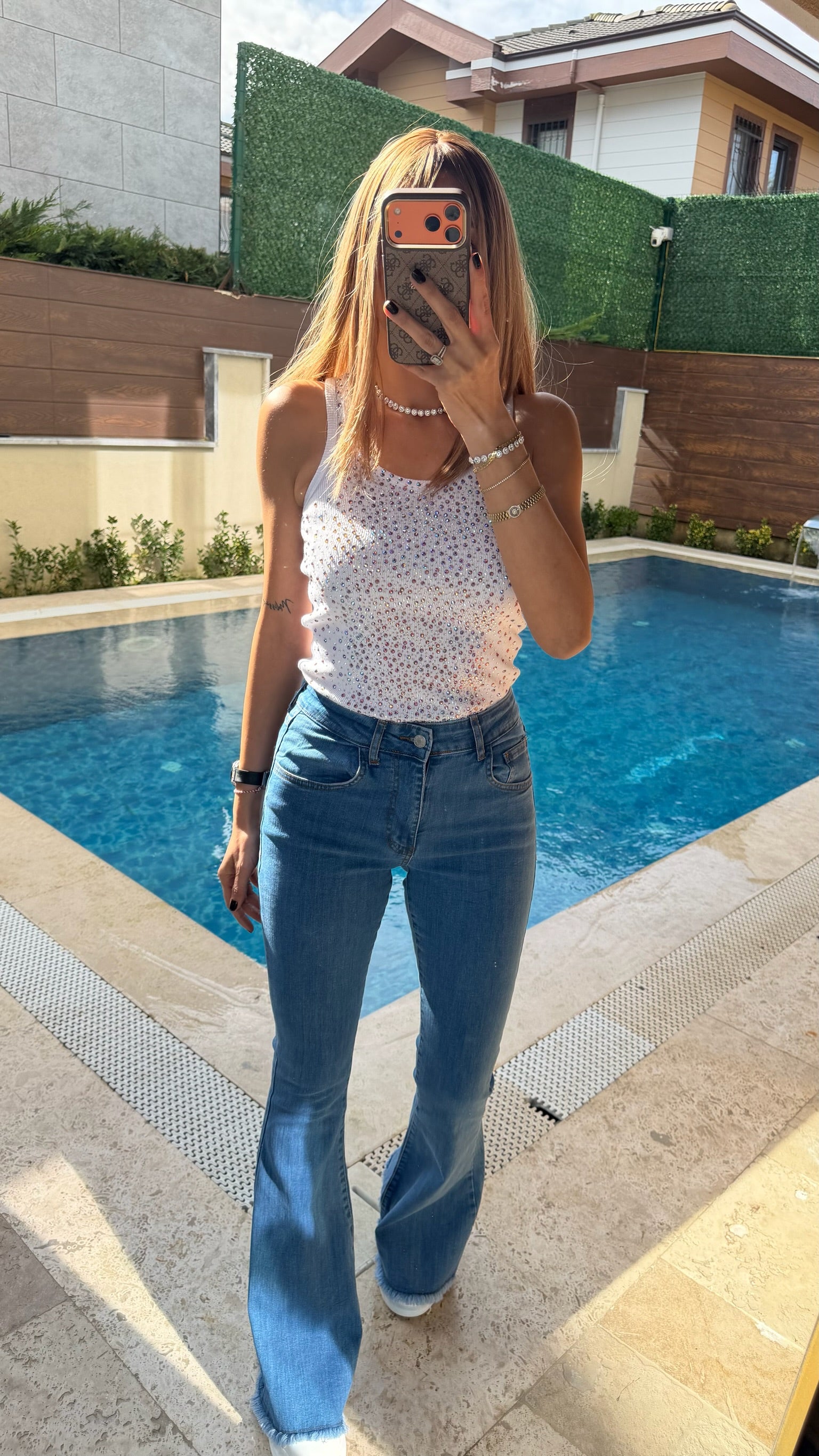 Paça Yırtık Detaylı İspanyol Kesim Jean