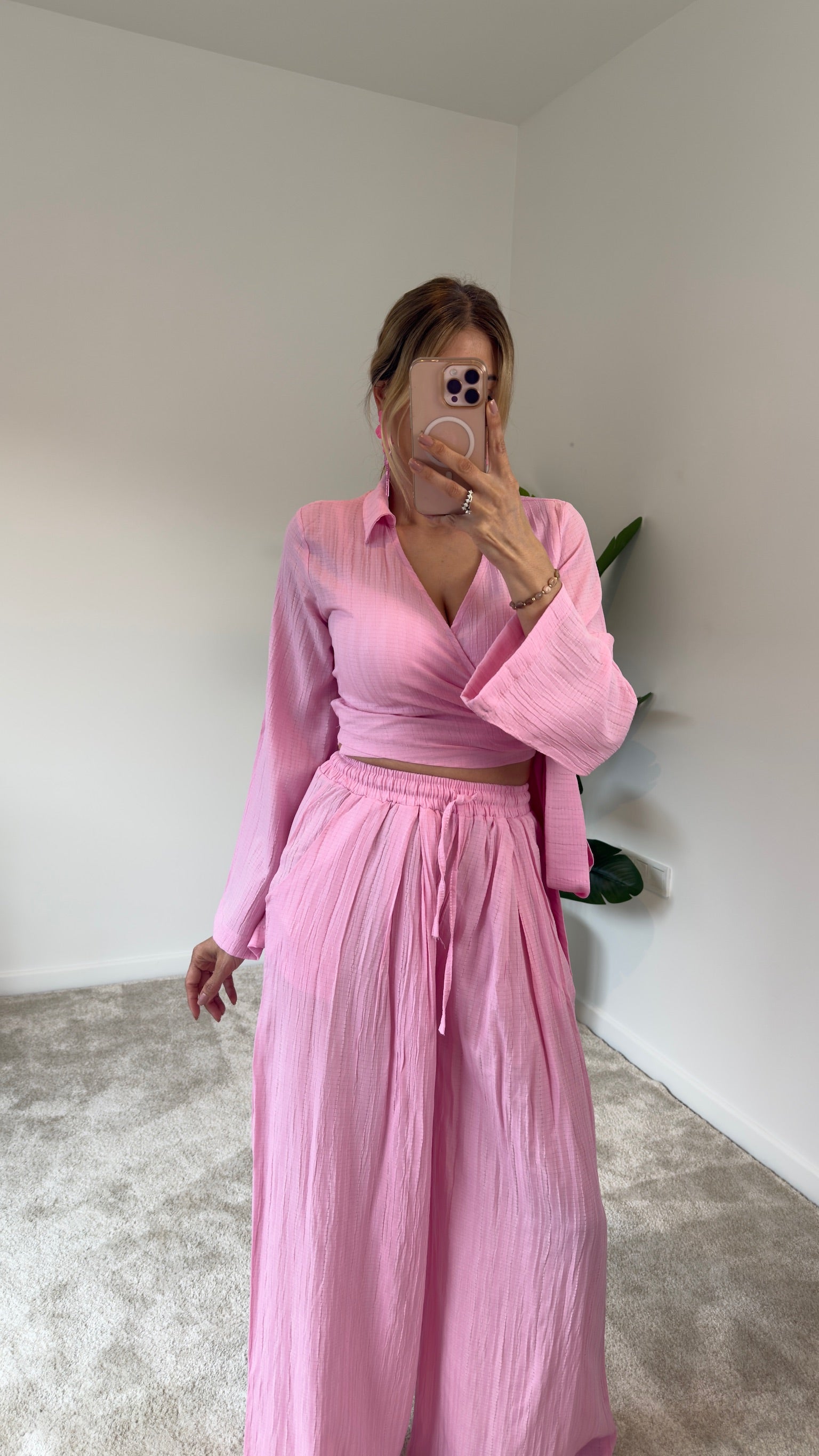 Pembe Ön Bağlamalı Gofreli Bluz Takım