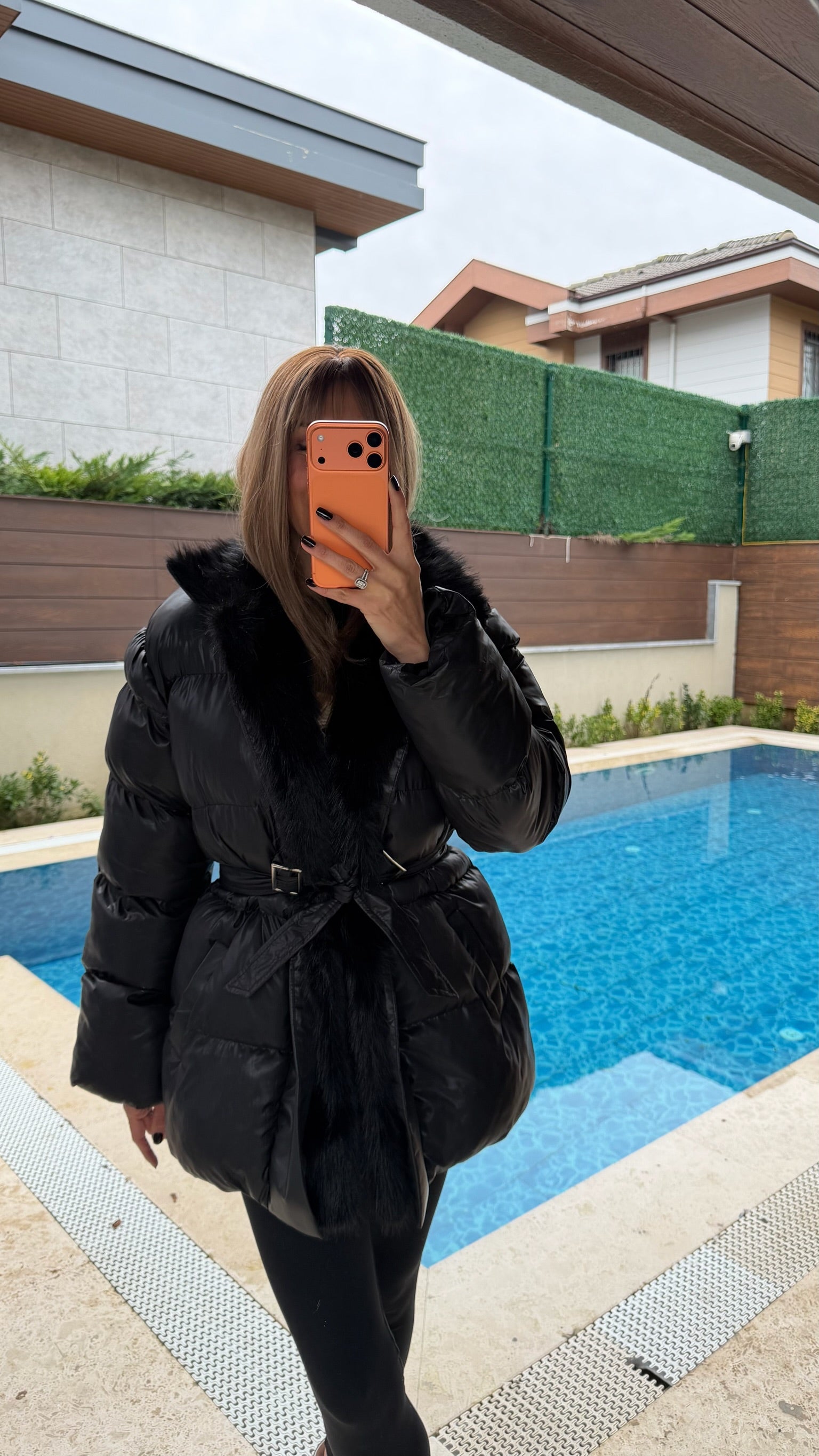 Yaka Kürk Detaylı Premium Mont Siyah