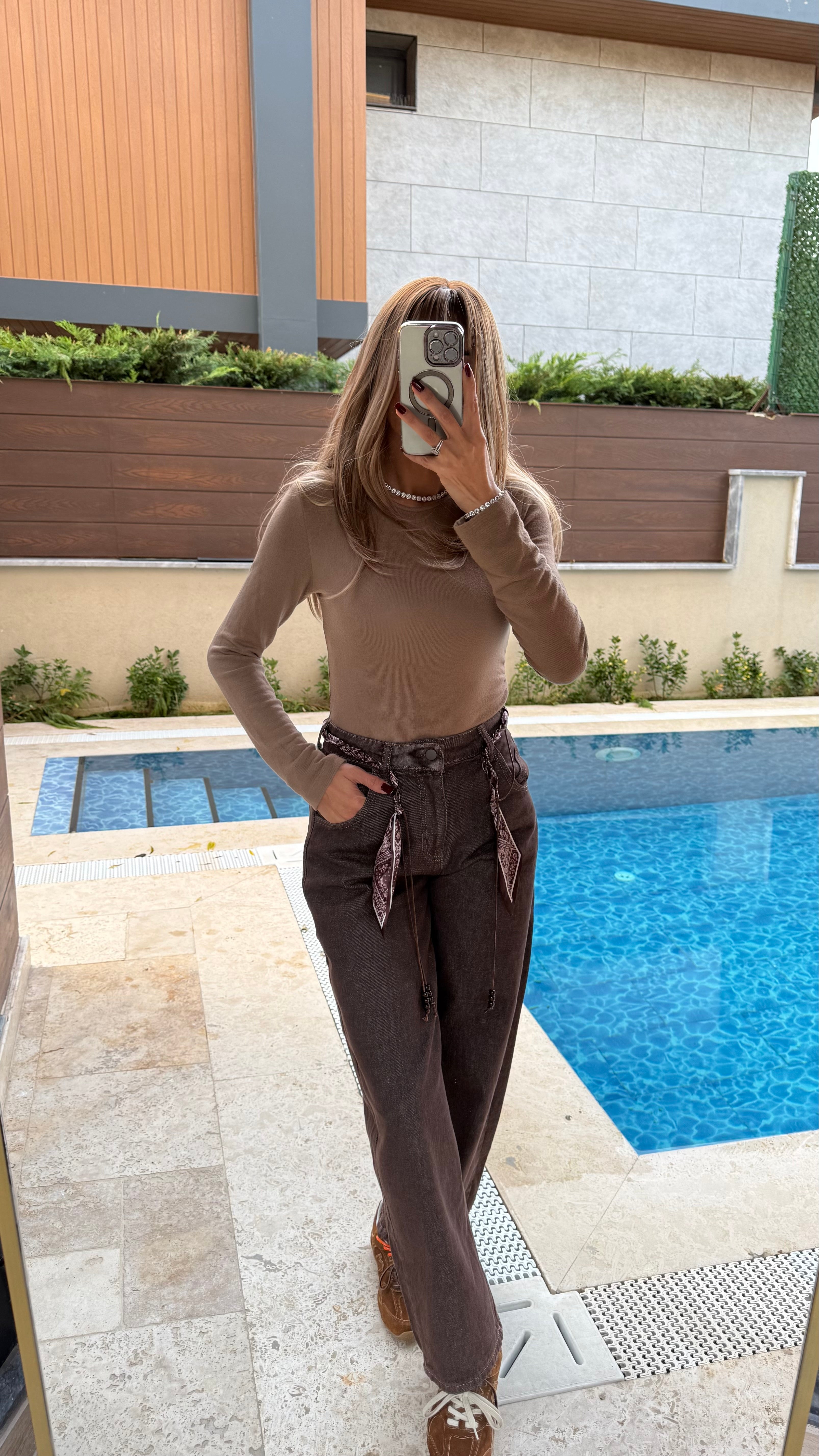 Fular Detaylı Mom Jean Acı Kahve