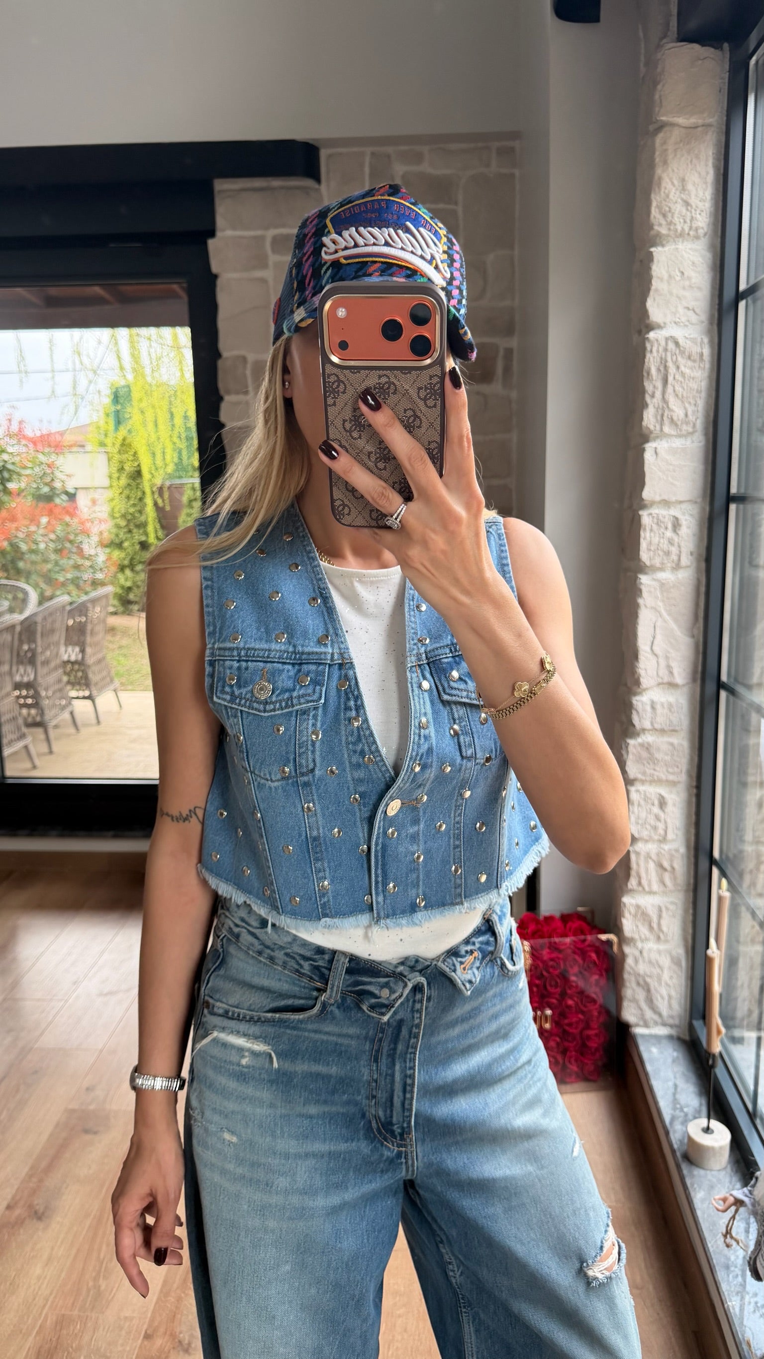 Zımba Detaylı Cepli Düğmeli Açık Kot Yelek