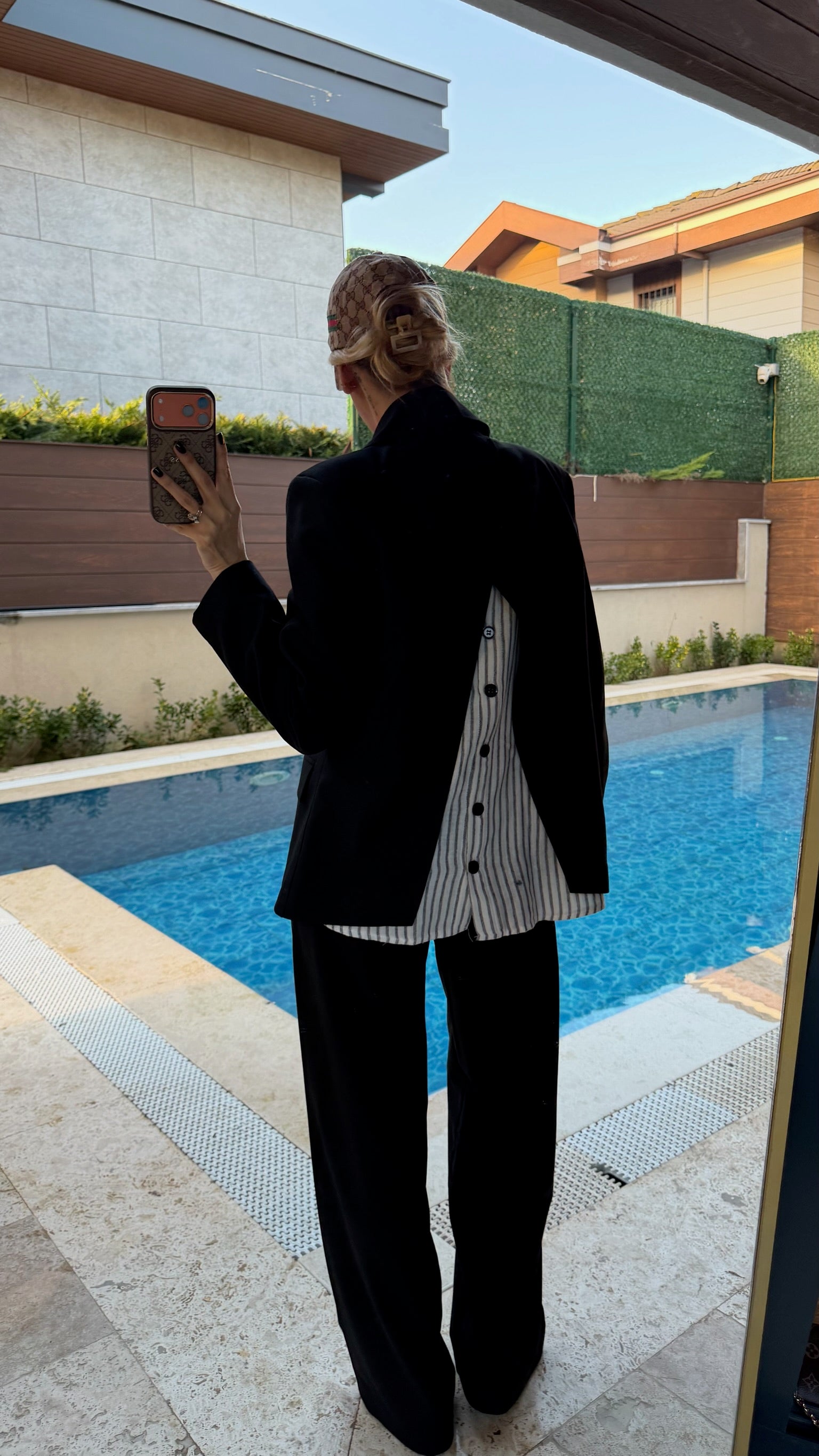 Gömlek Detaylı Açık Arkalı Blazer Ceket Pantolon Takım Siyah