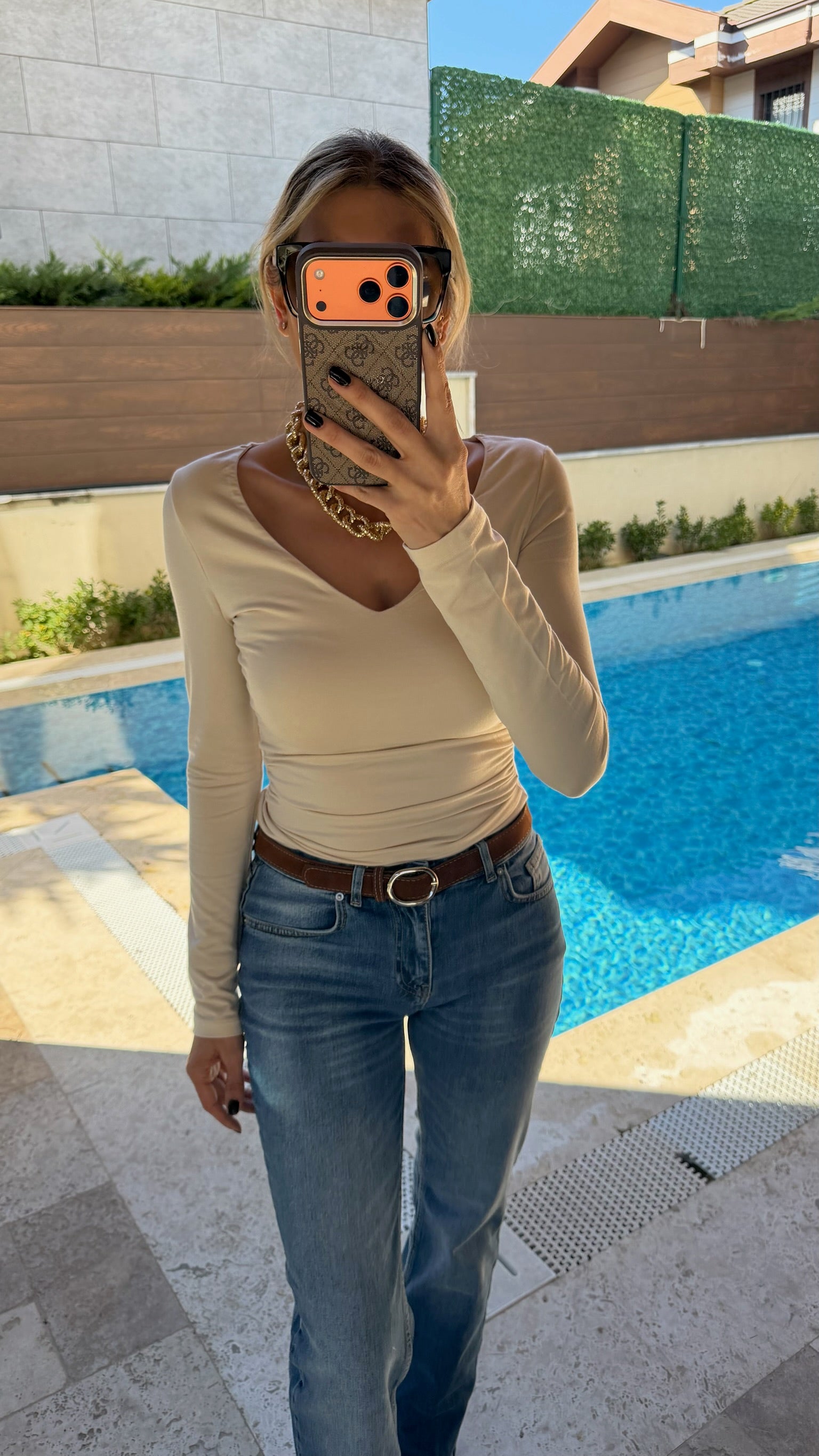 Dilvin V Yaka Dekolteli Bluz Bej