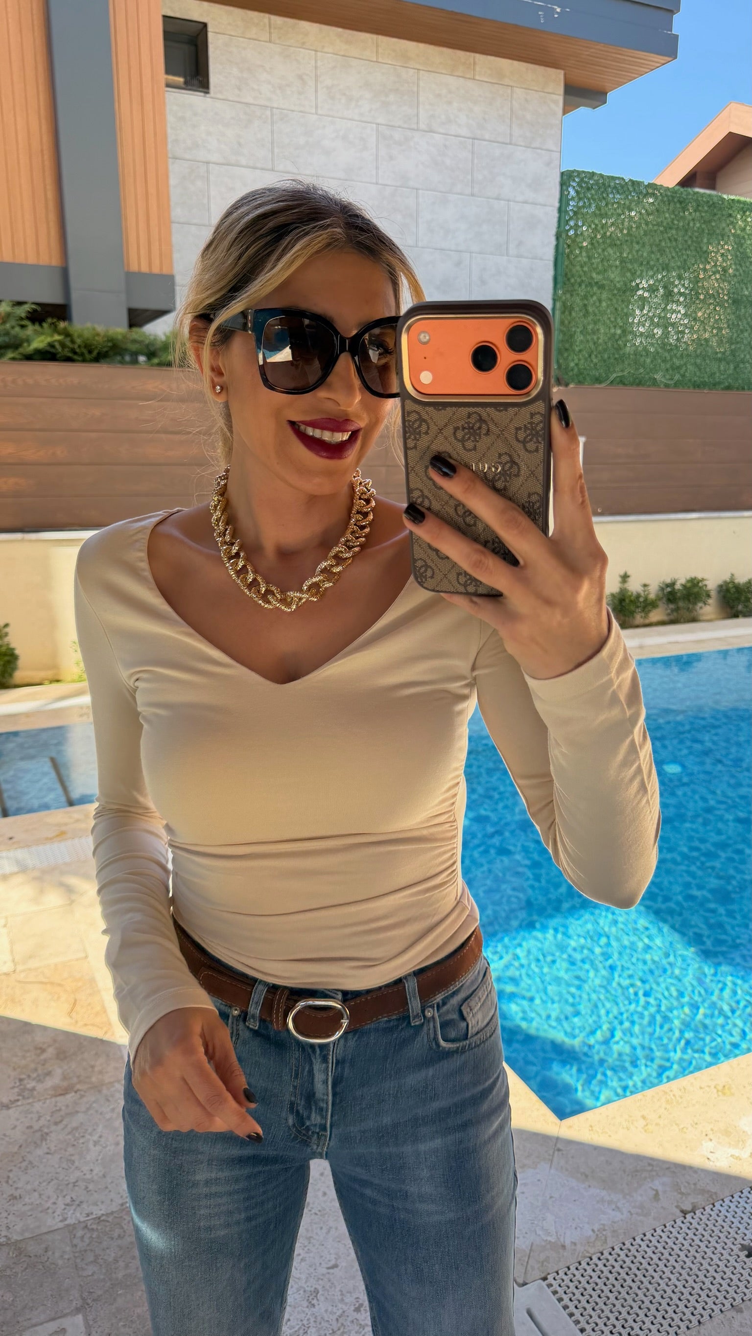 Dilvin V Yaka Dekolteli Bluz Bej