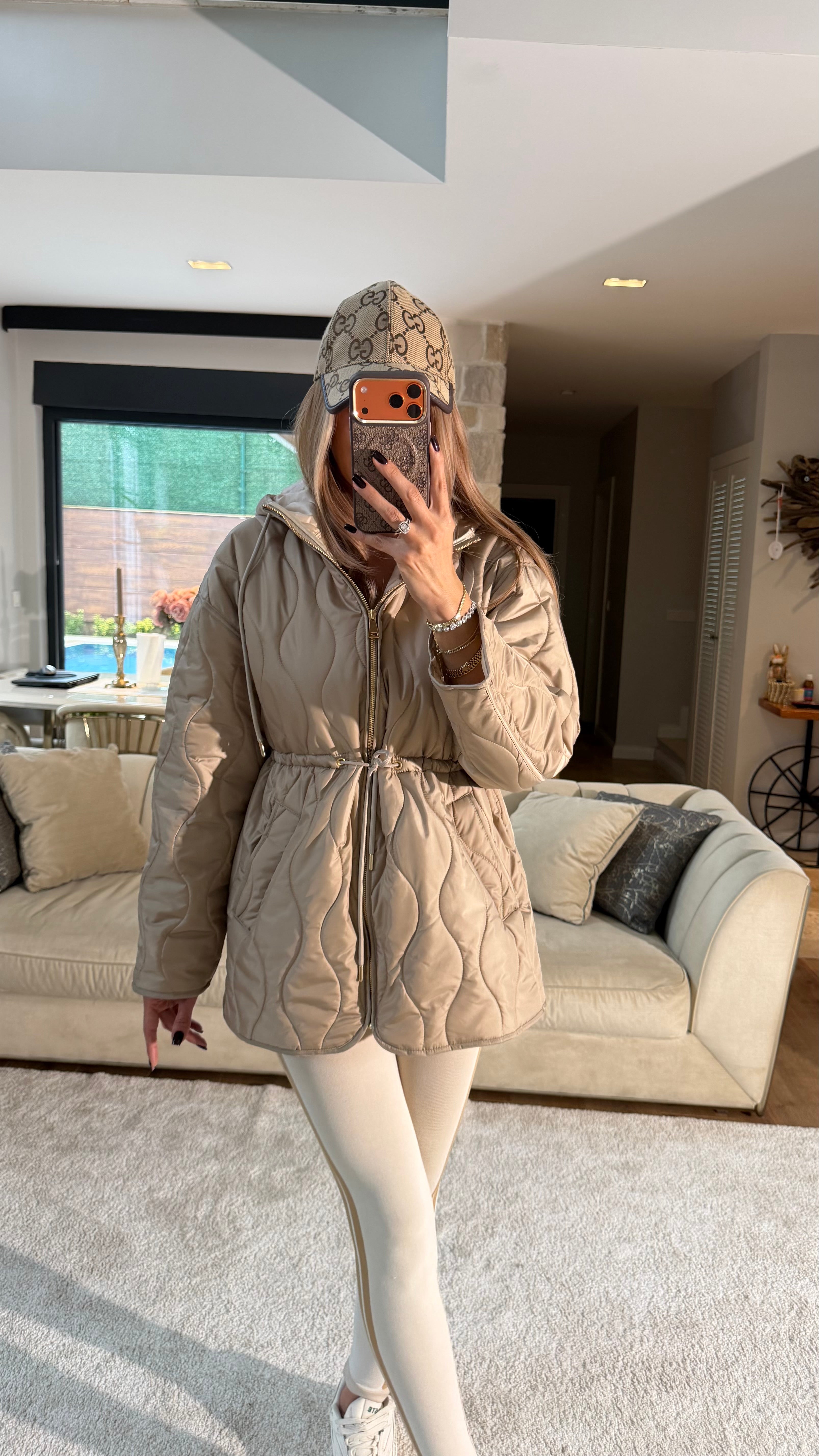 Baklava Desenli Kapüşonlu Şişme Mont Bej