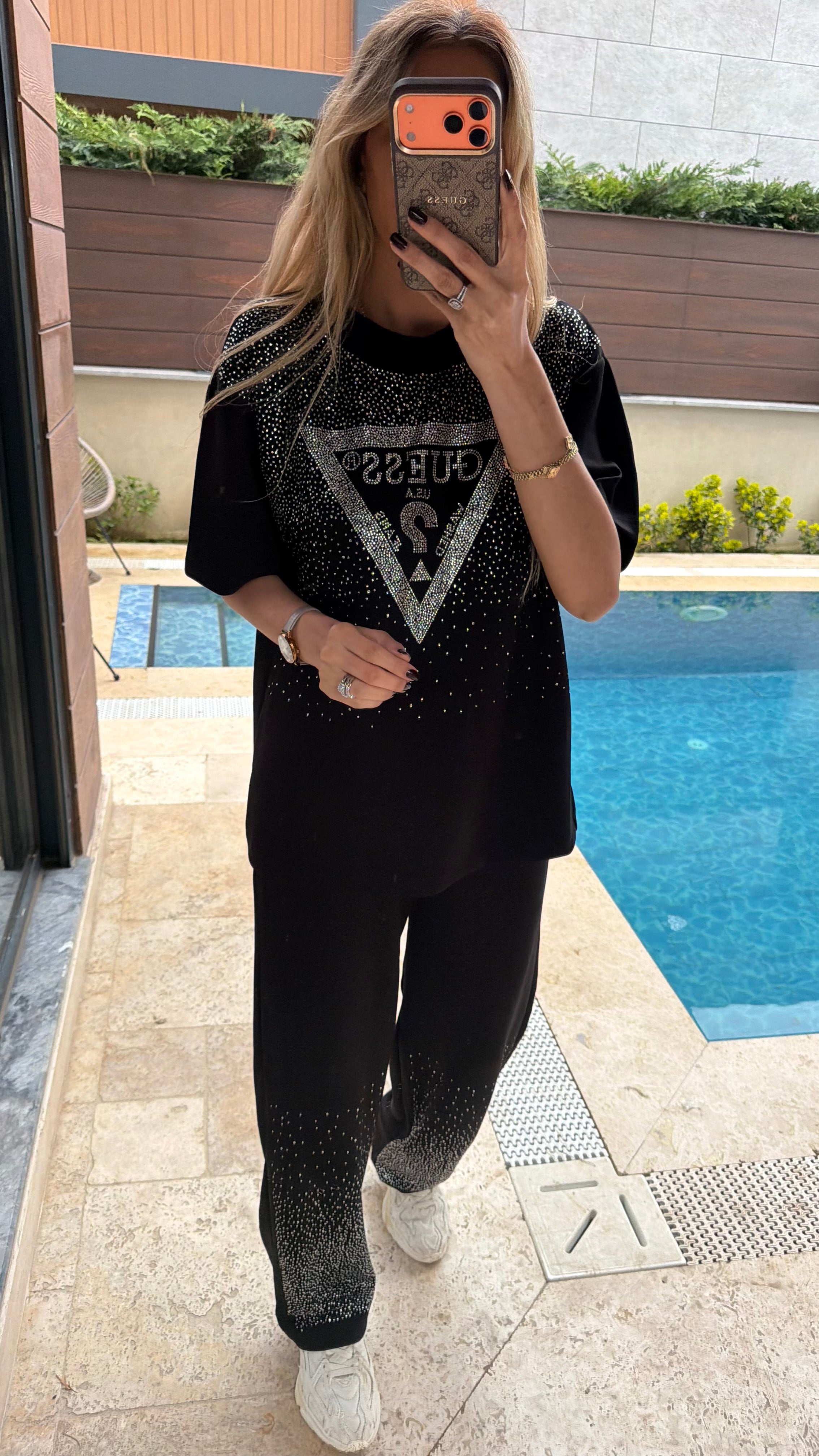 Guss Taşlı Takım Siyah