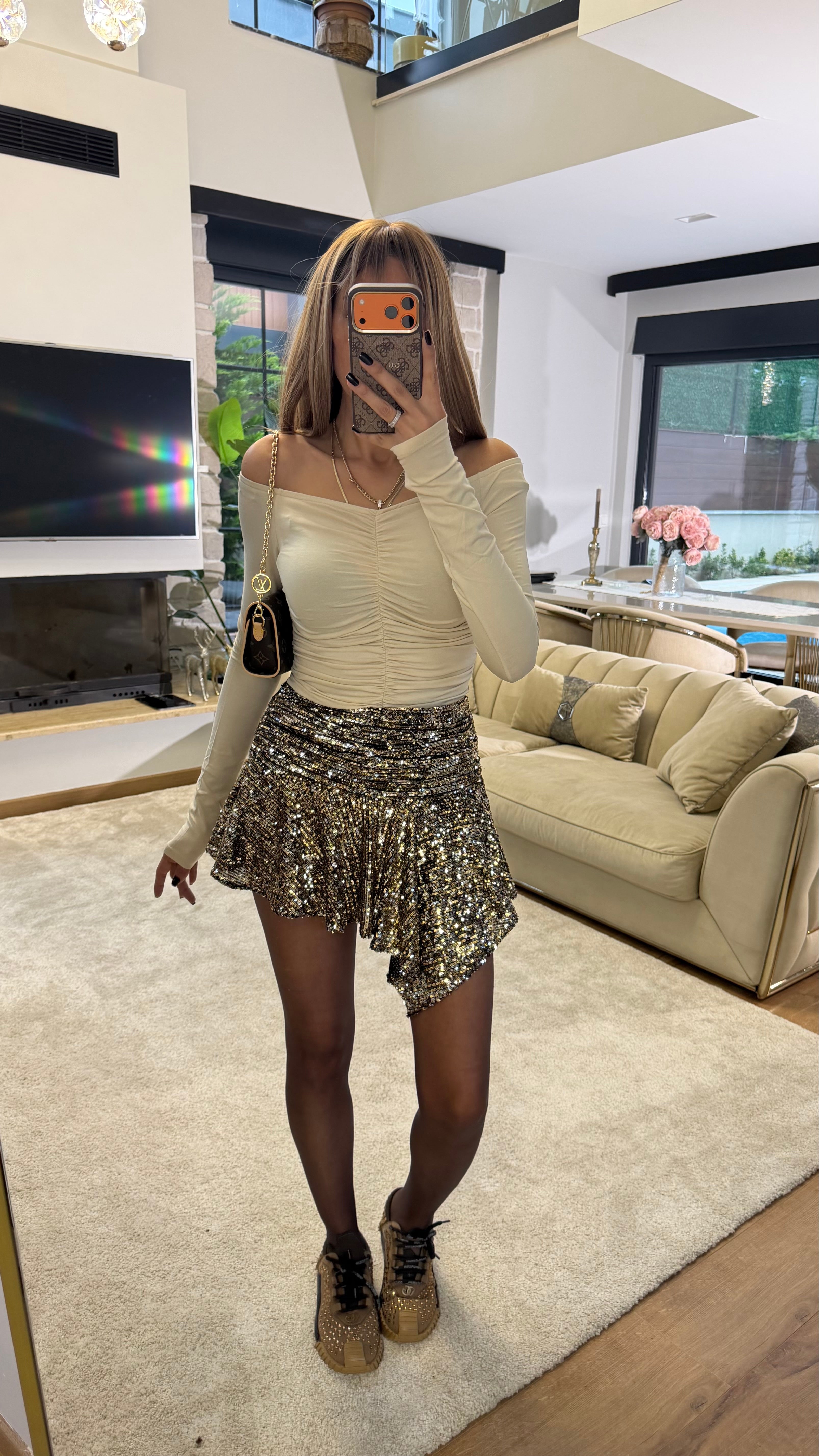 Dilvin Omuzlar Açık Büzgülü Top Bej