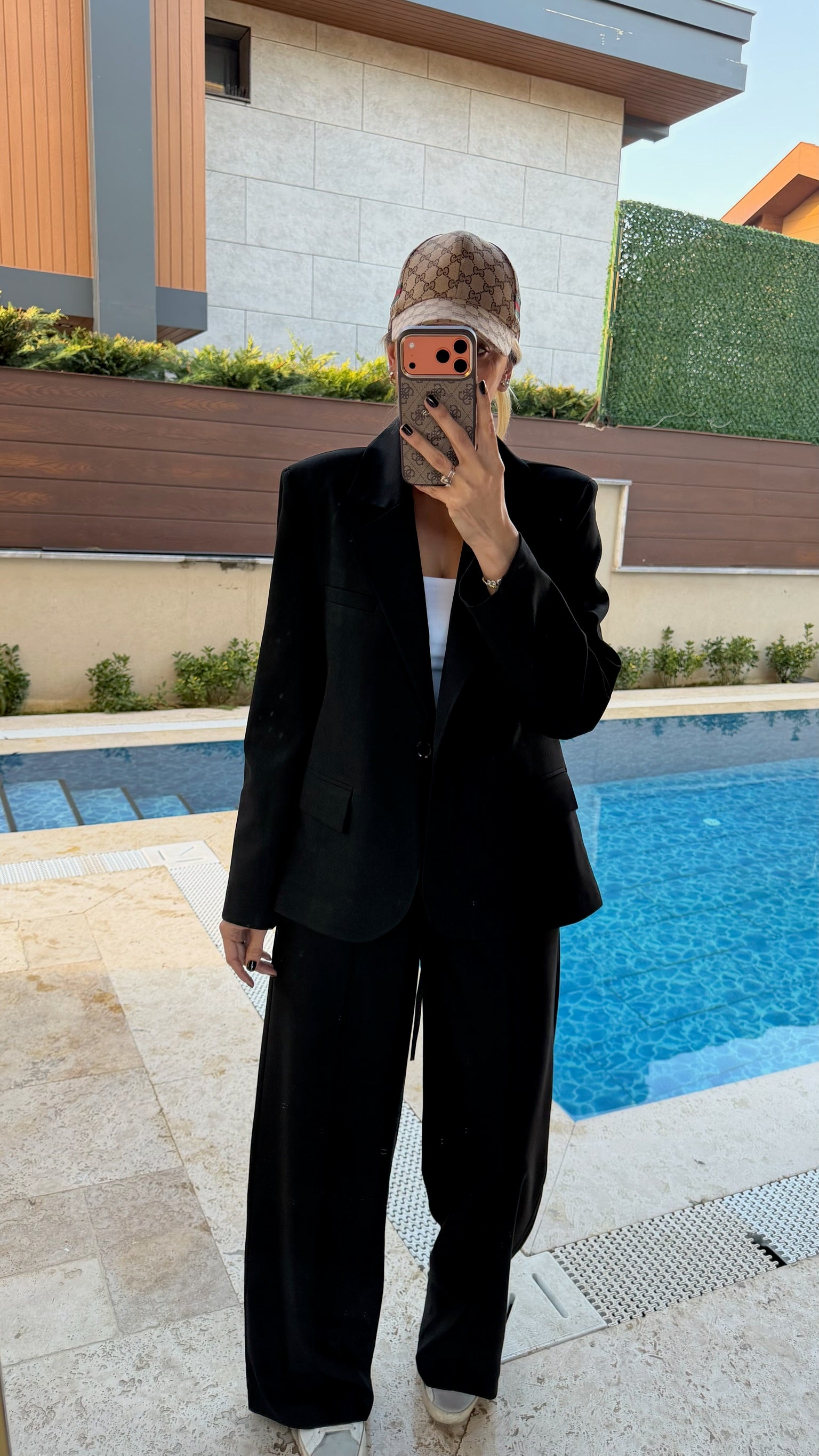 Gömlek Detaylı Açık Arkalı Blazer Ceket Pantolon Takım Siyah