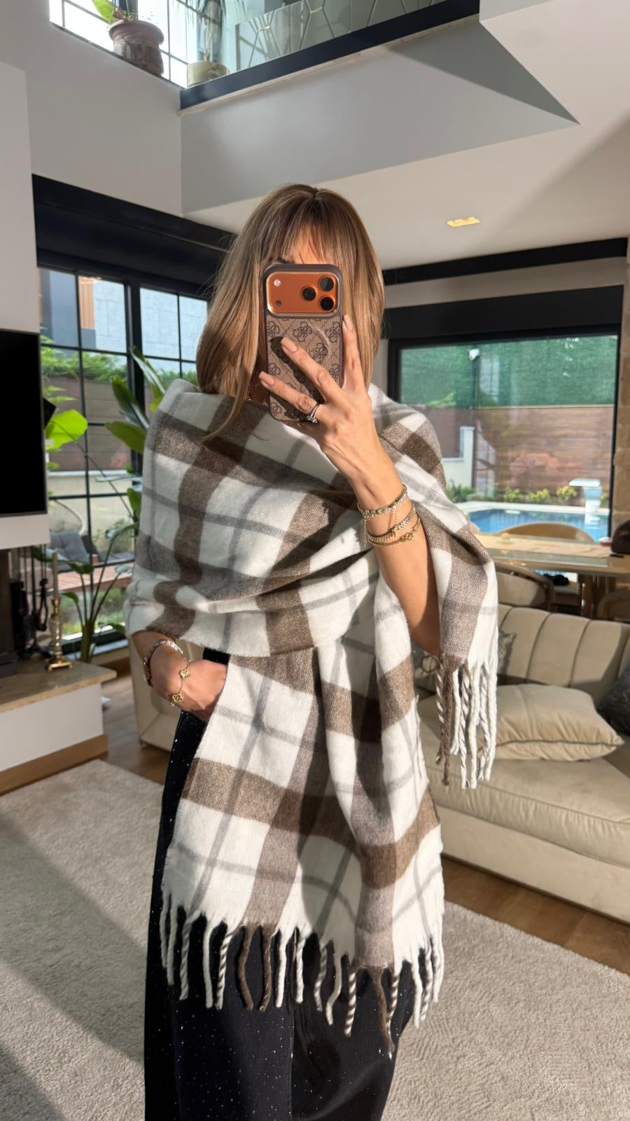 Bej Kareli Püsküllü Yumuşak Dokulu Şal