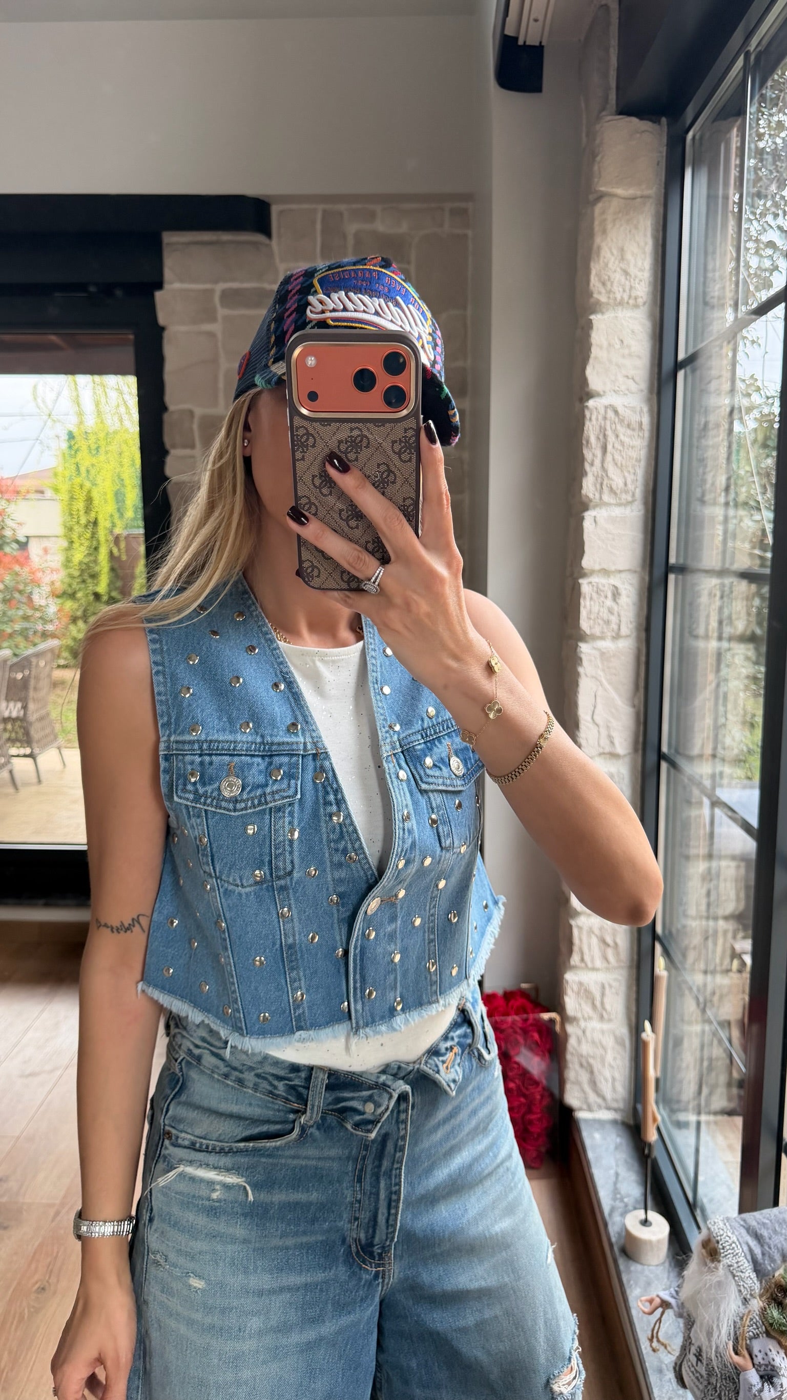 Zımba Detaylı Cepli Düğmeli Açık Kot Yelek