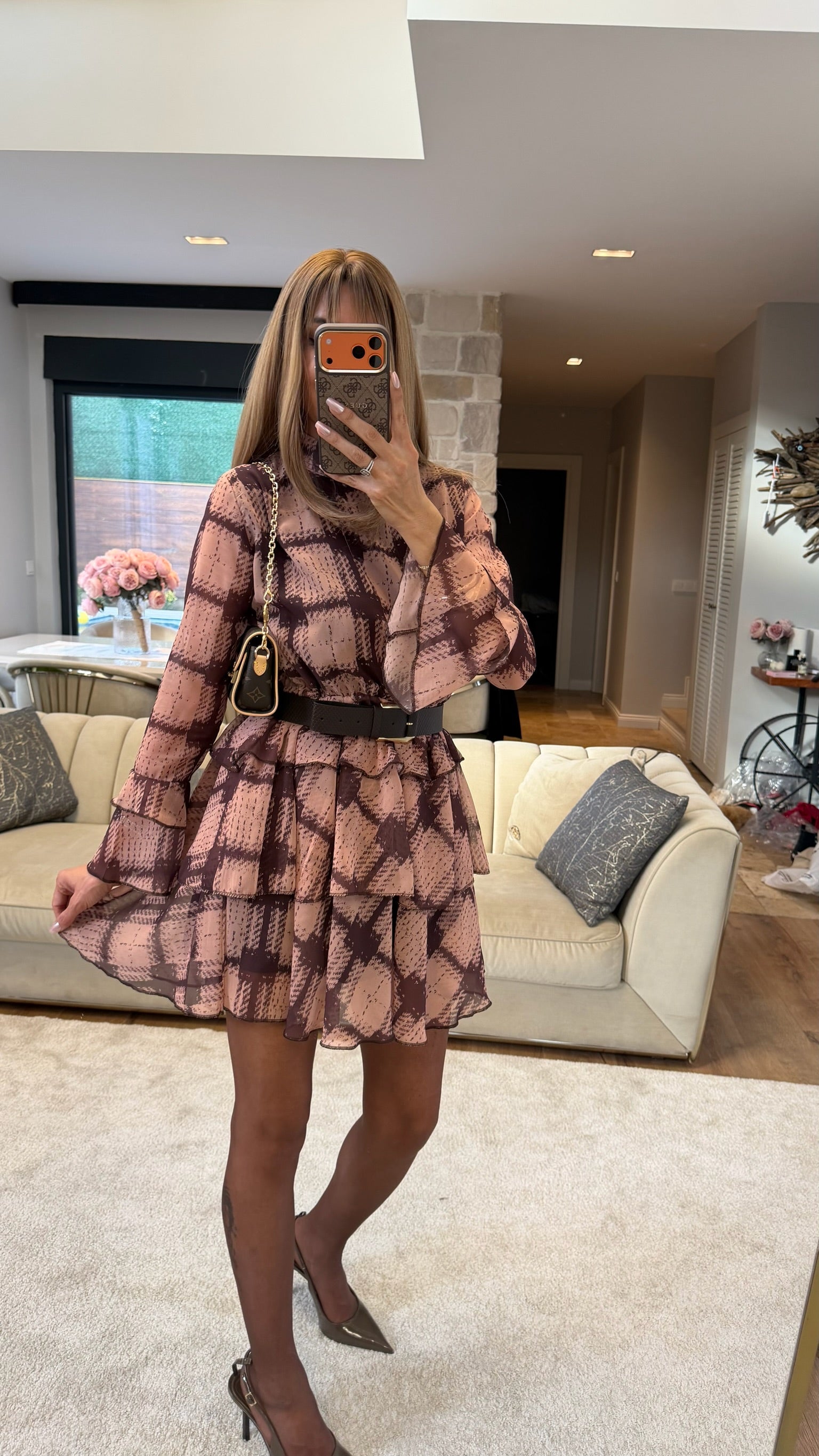 Eteği Katlı Kareli Volanlı Şifon Elbise