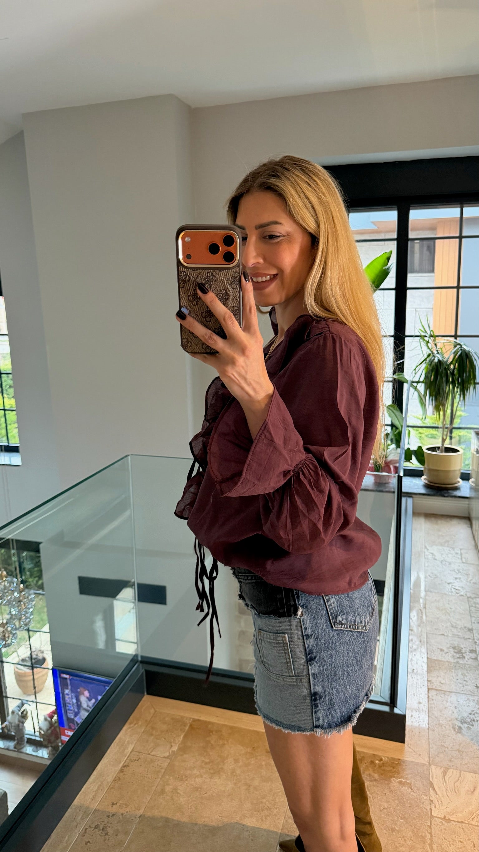 Kolları ve Yakası Fırfırlı Gömlek Mürdüm Bordo