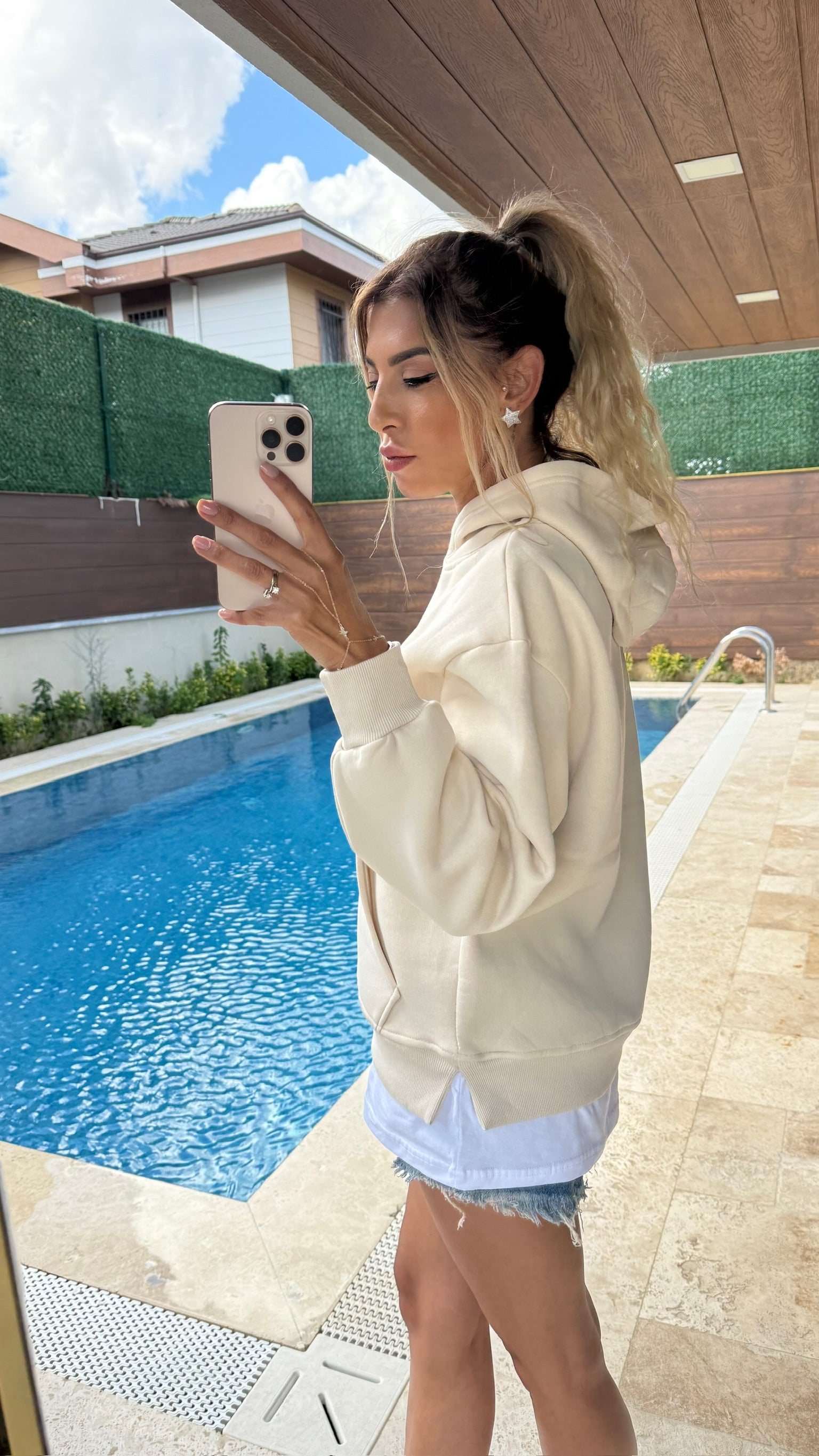 Tişört Detaylı Kapüşonlu Sweatshirt Bej