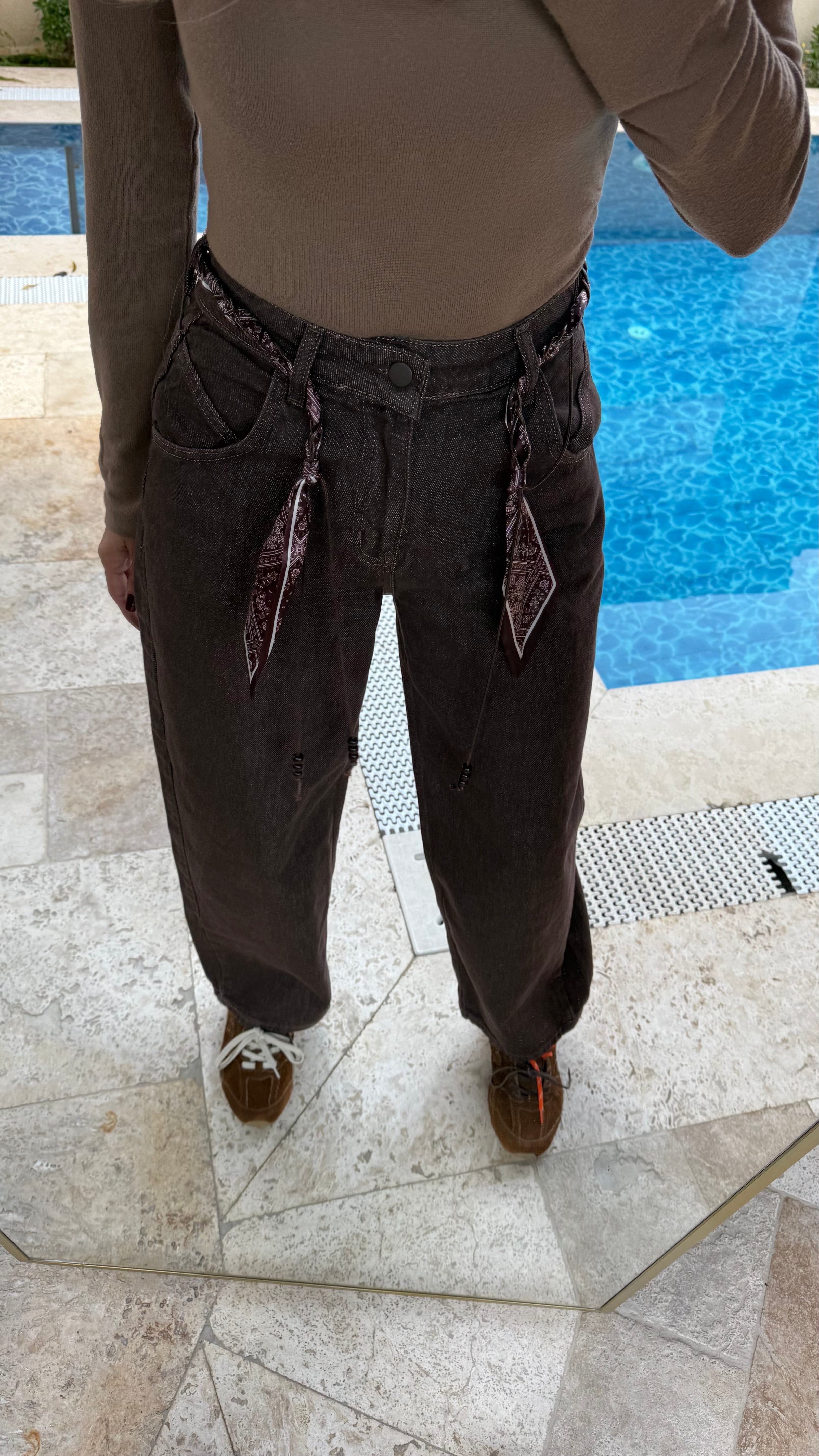 Fular Detaylı Mom Jean Acı Kahve