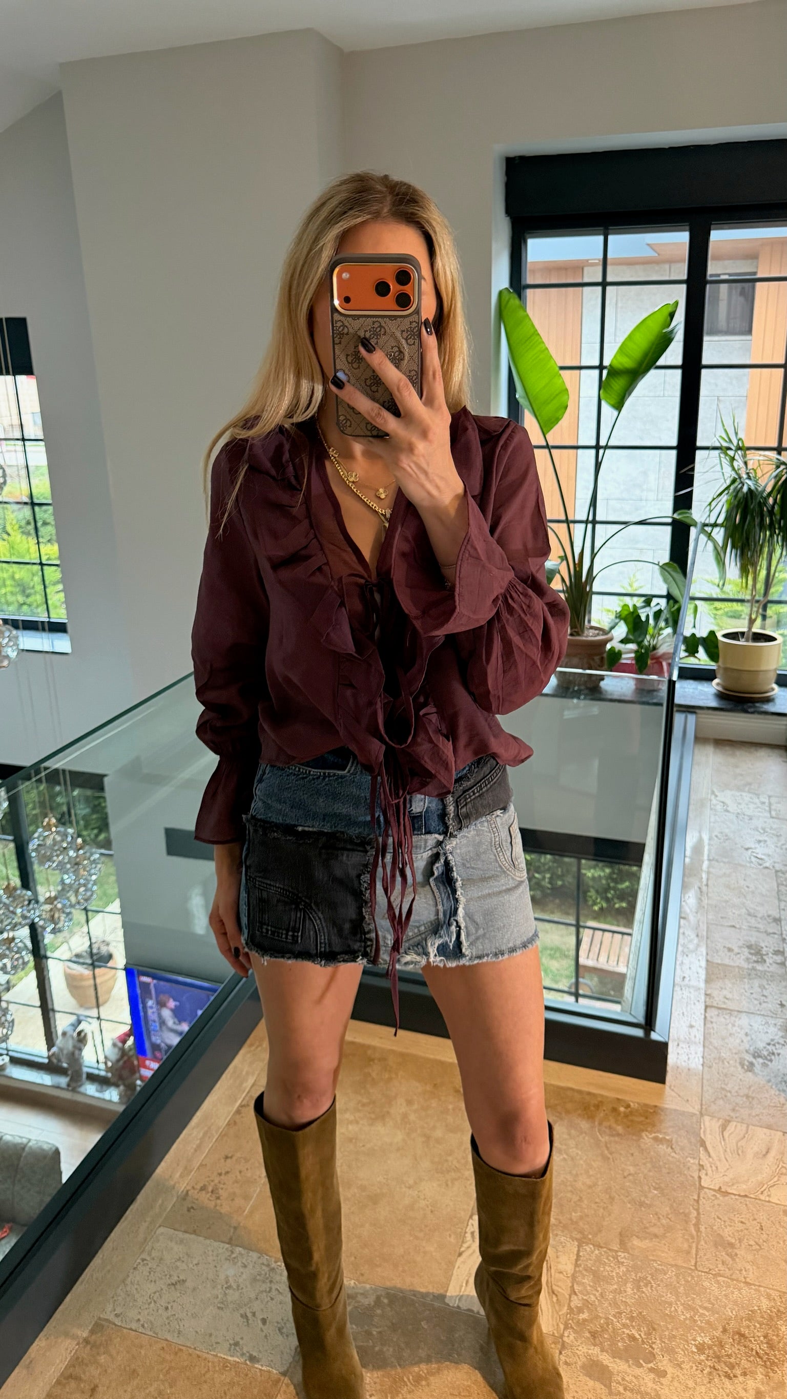 Kolları ve Yakası Fırfırlı Gömlek Mürdüm Bordo