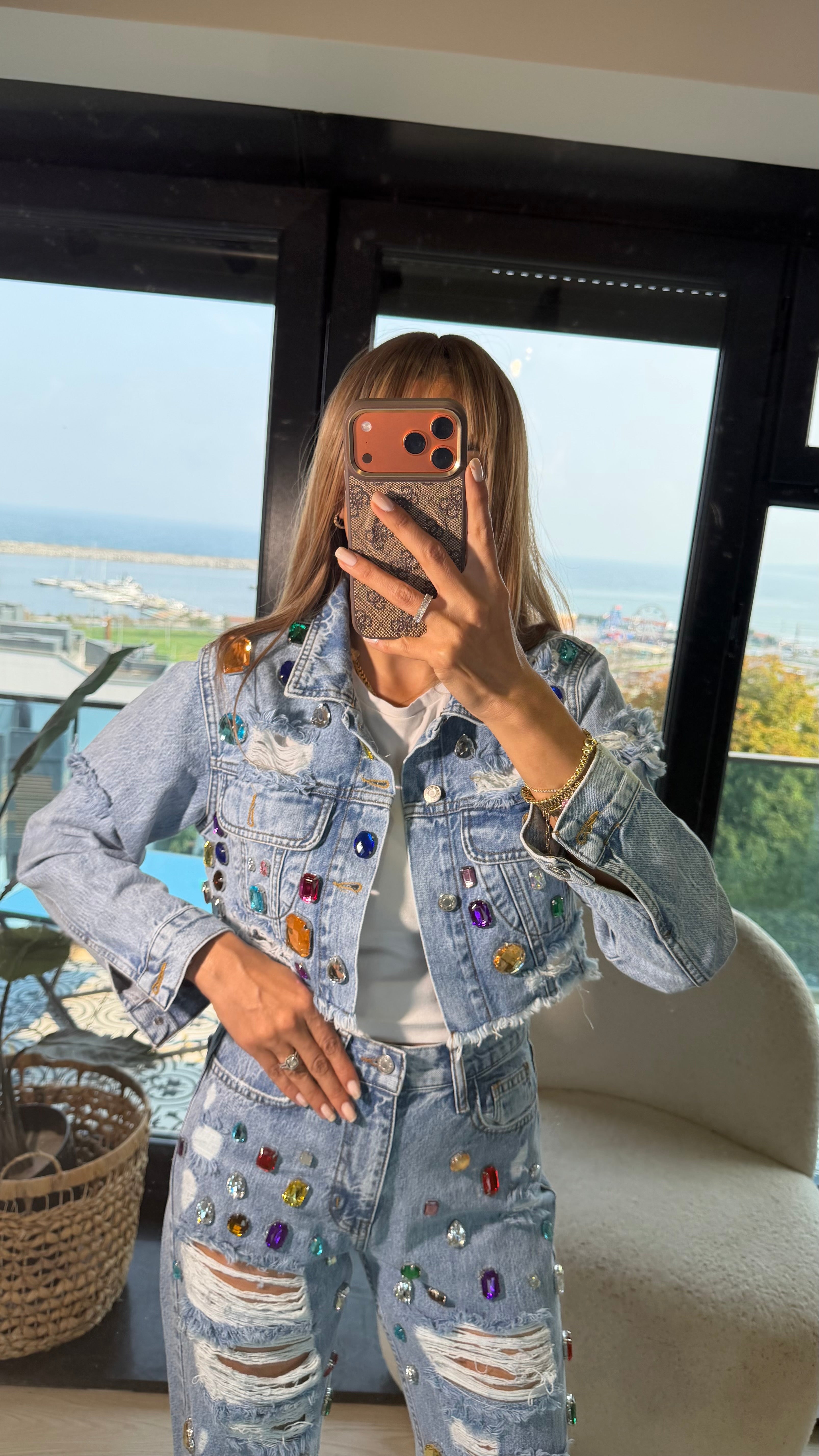 Renkli Taş Aksesuarlı Crop Kot Ceket