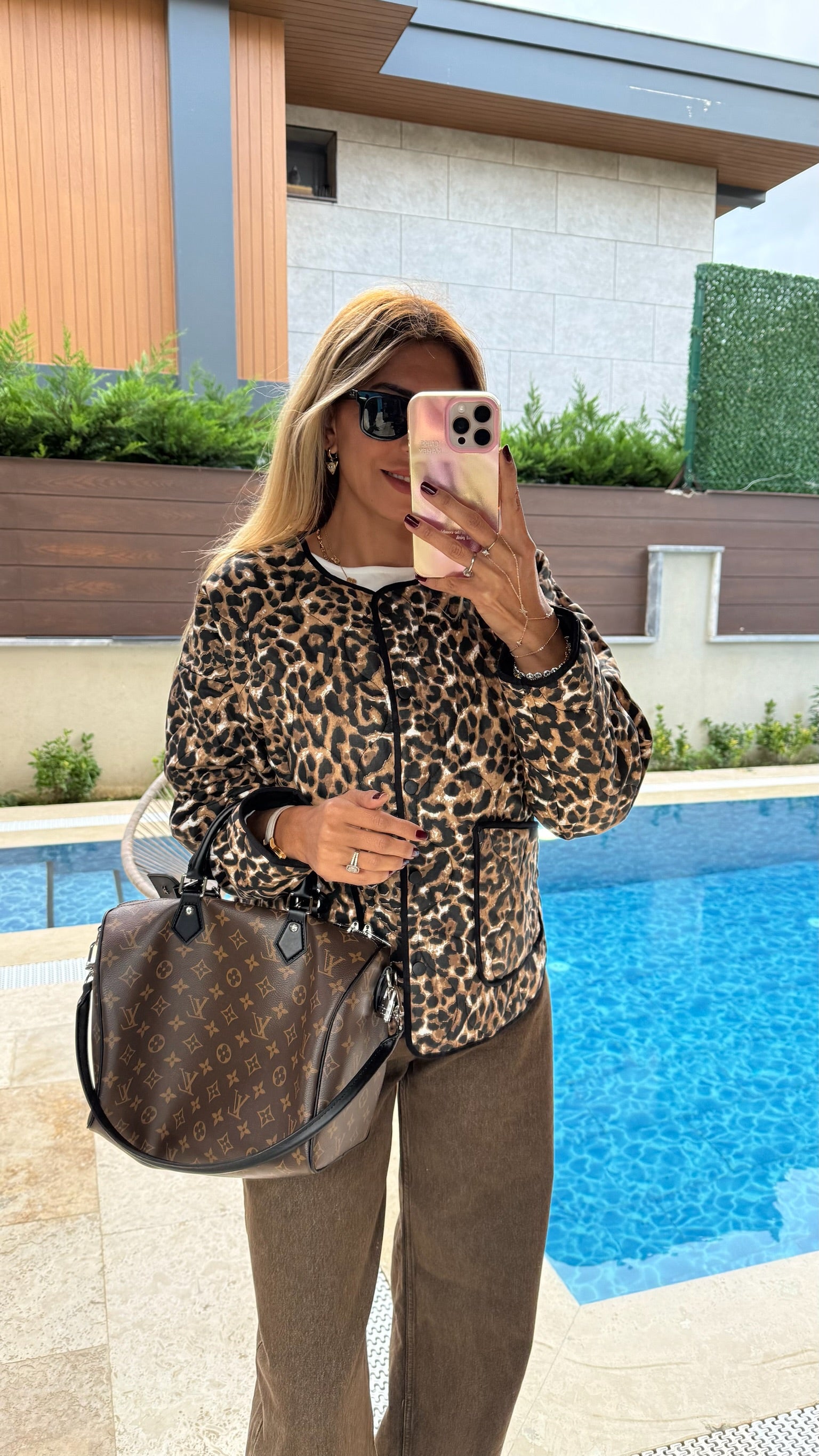 Leopar Desenli Kapitone Ceket