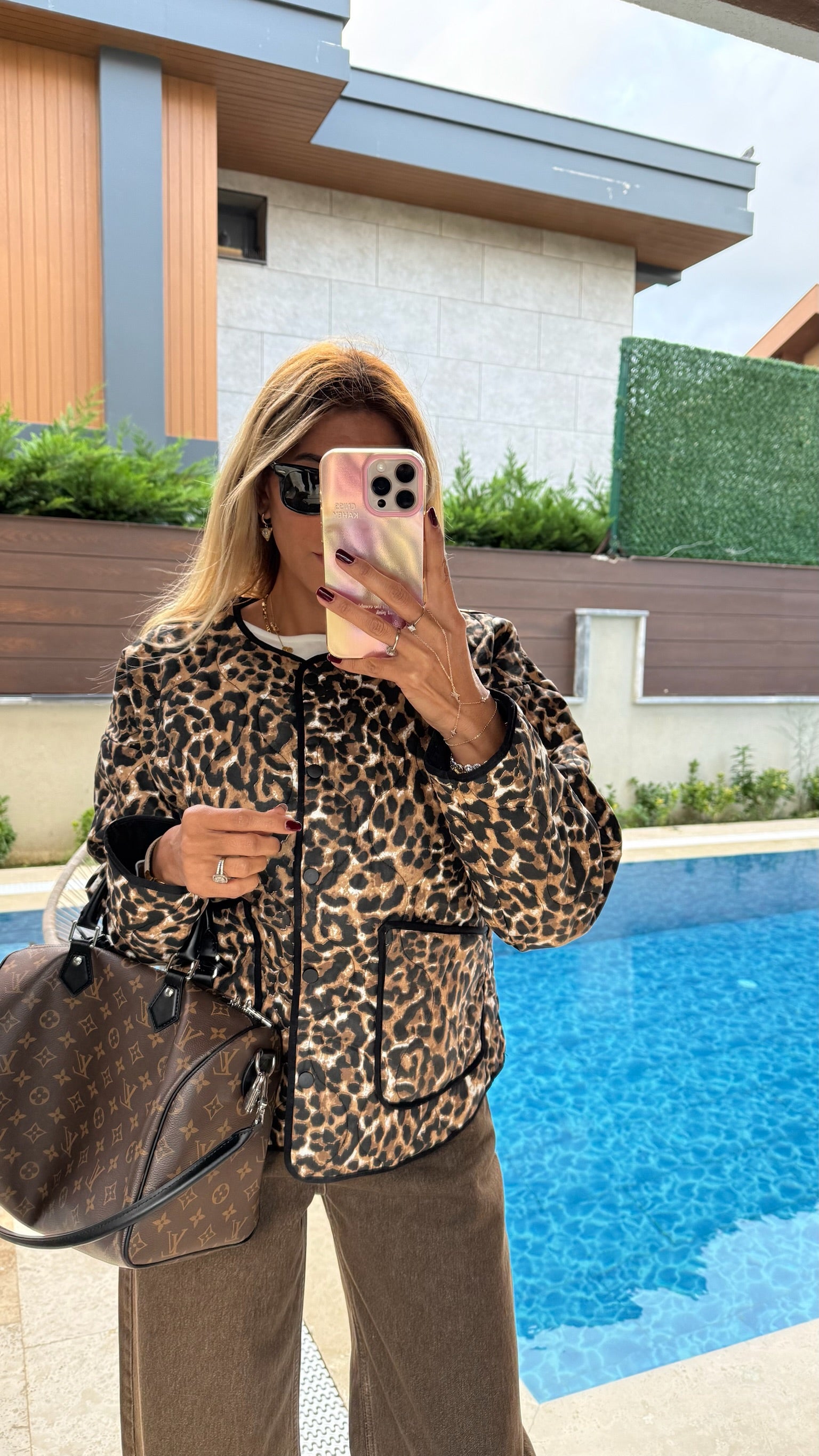 Leopar Desenli Kapitone Ceket